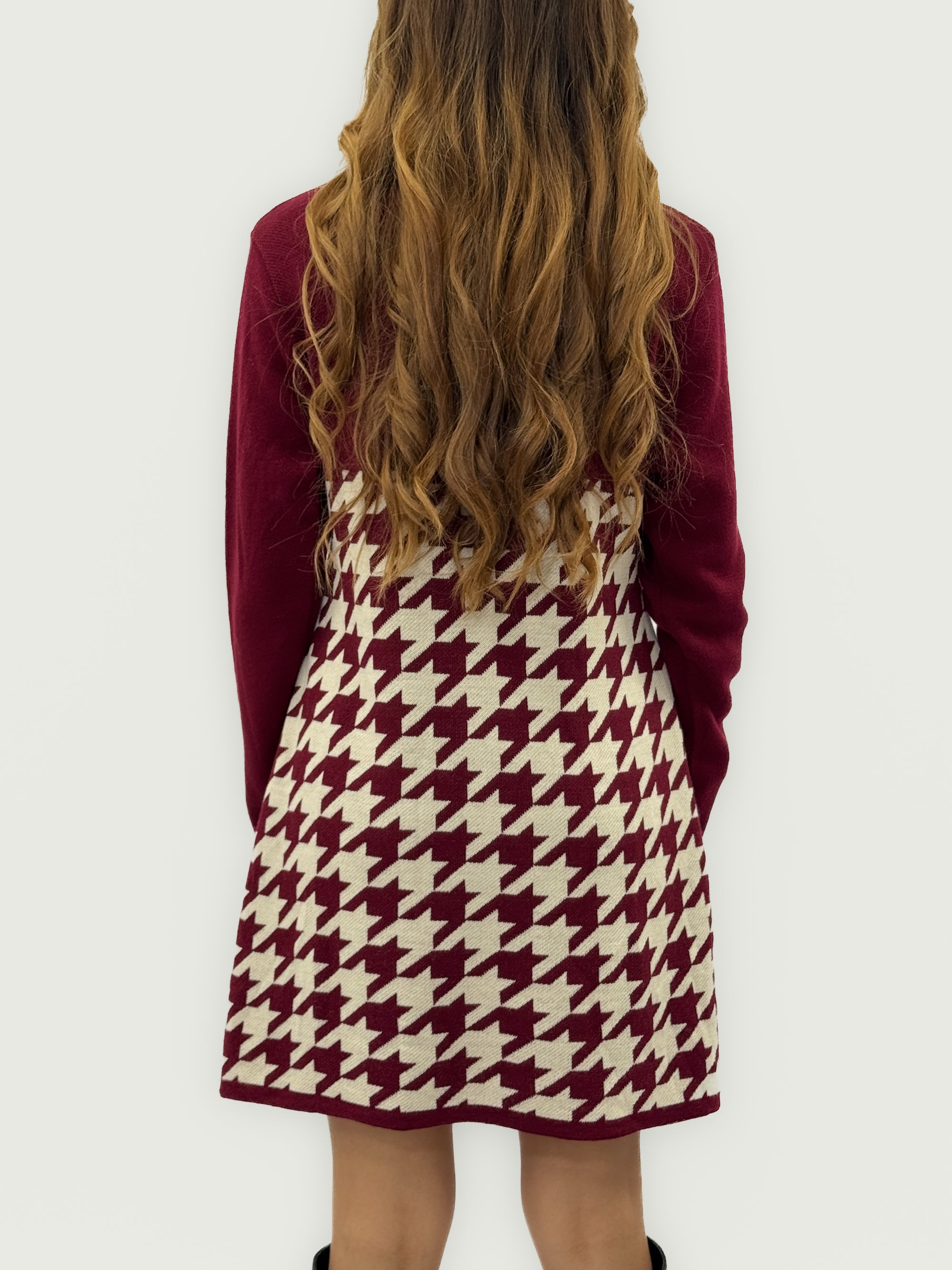 Abito in maglia bicolore pied de poule – Chic e confortevole