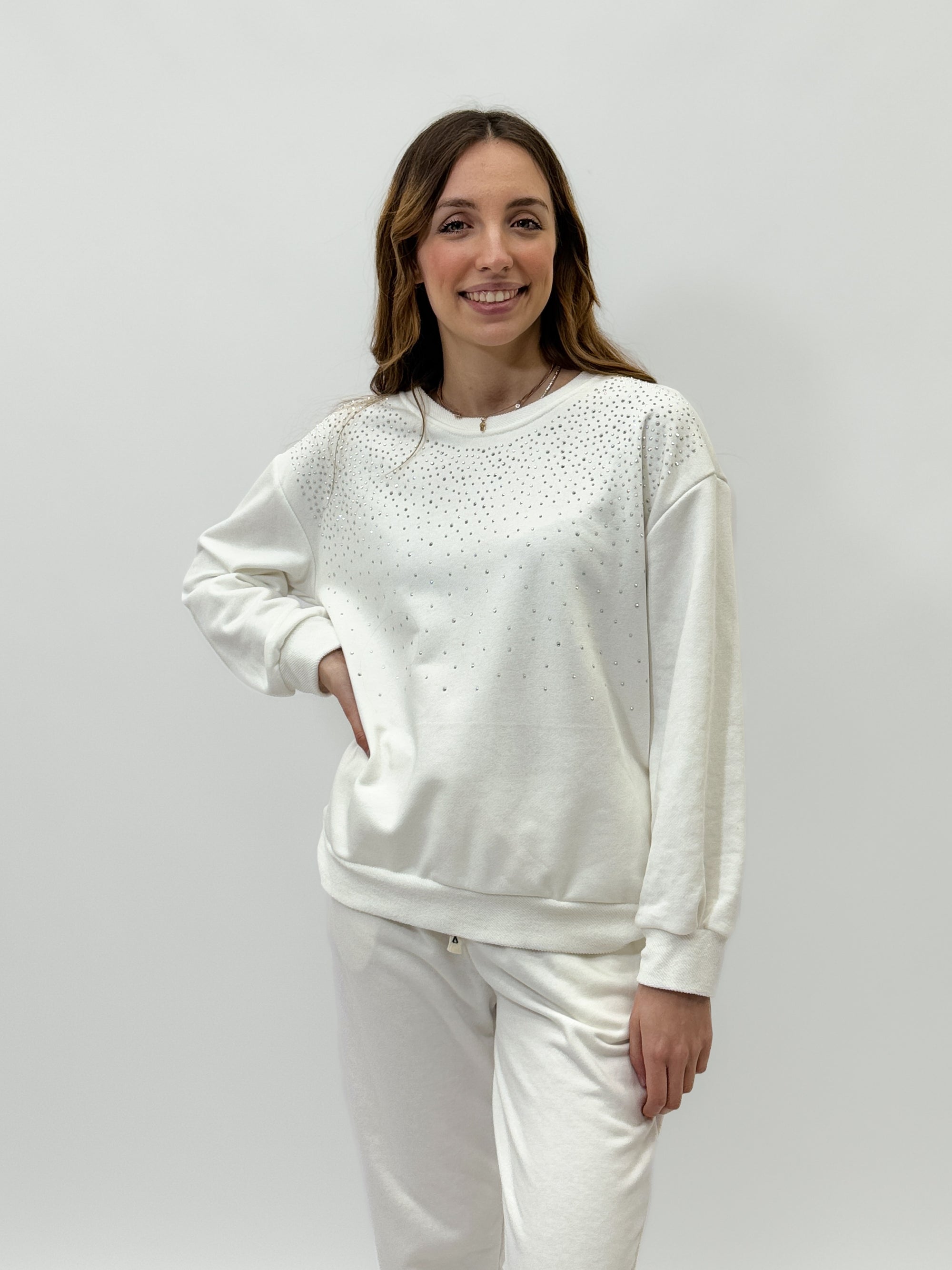 Completo felpa e pantalone con strass
