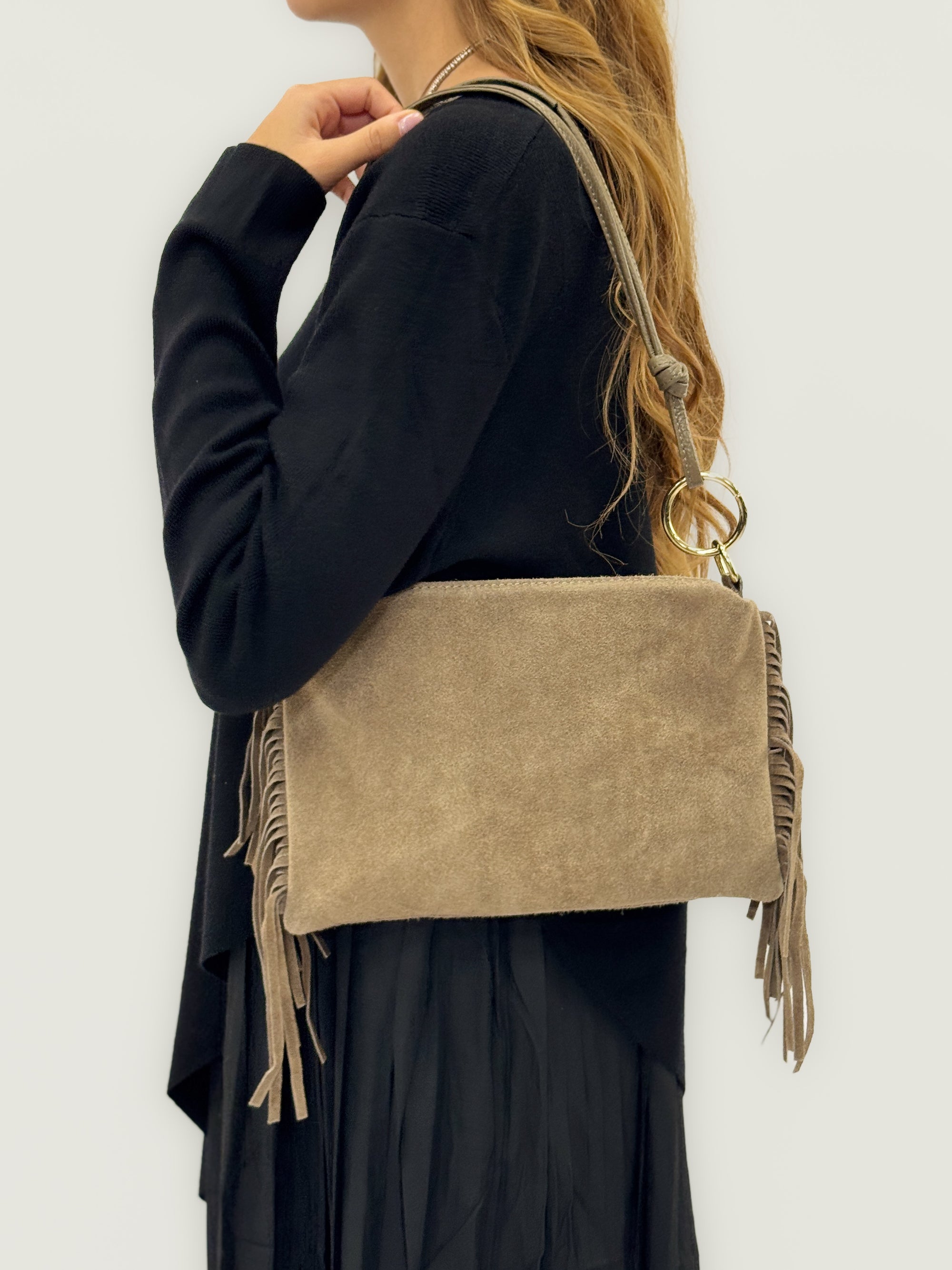 Borsa a spalla in vera pelle scamosciata con frange – Made in Italy