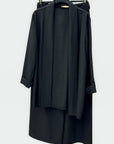 Completo con pantalone ampio e giacca fluida
