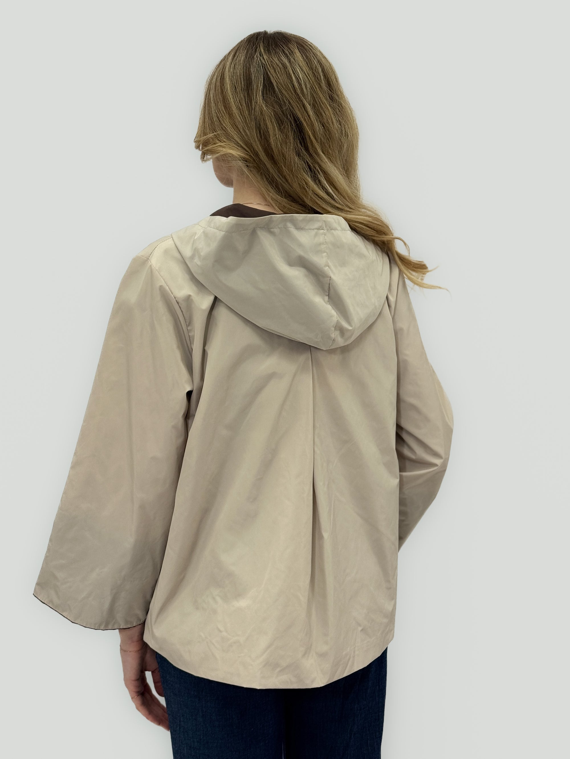 Giacca leggera impermeabile con cappuccio