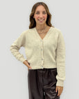 Cardigan in misto lana con bottoni gioiello – Morbidezza e stile raffinato