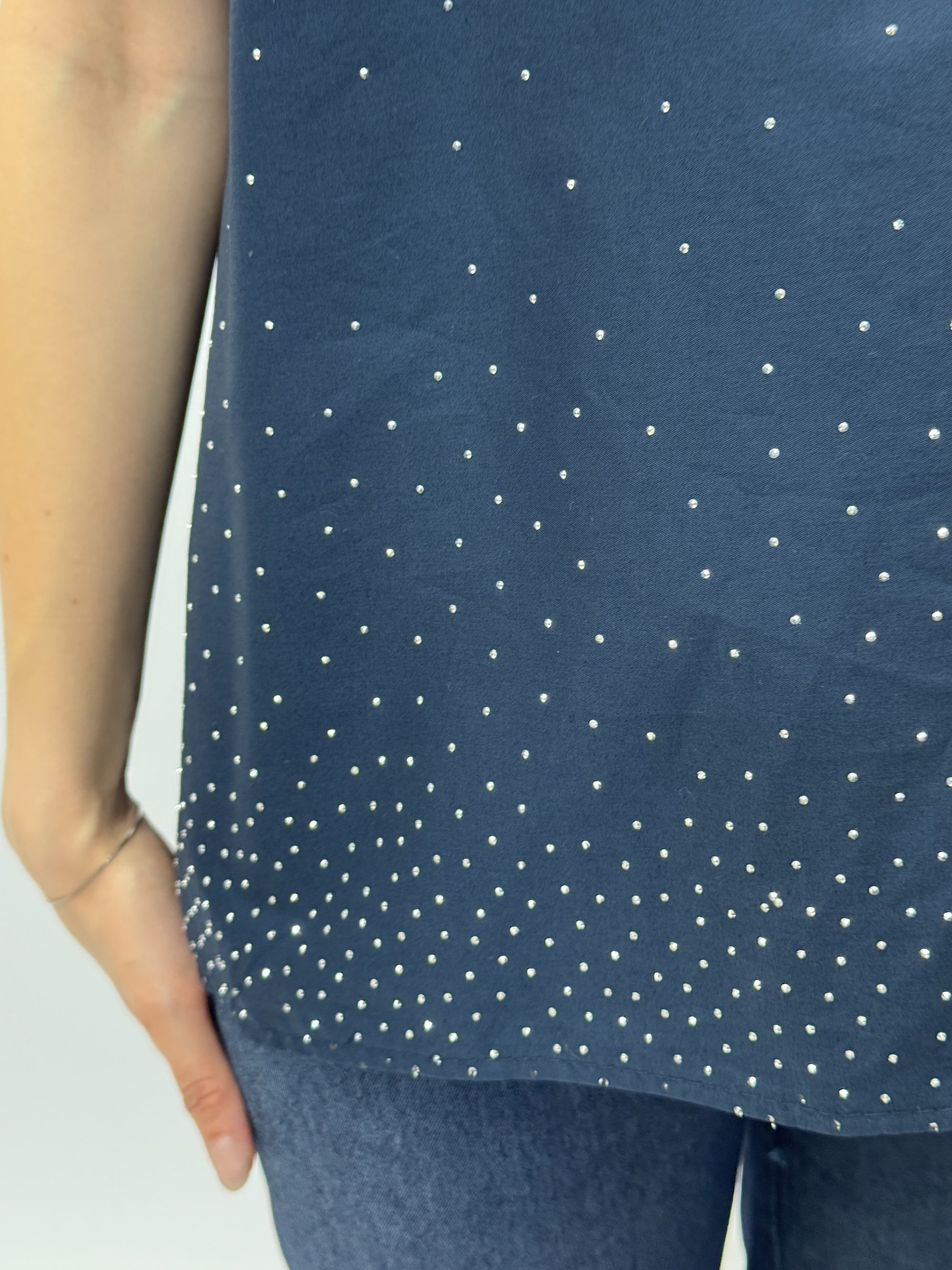 Maglia smanicata in cotone con strass