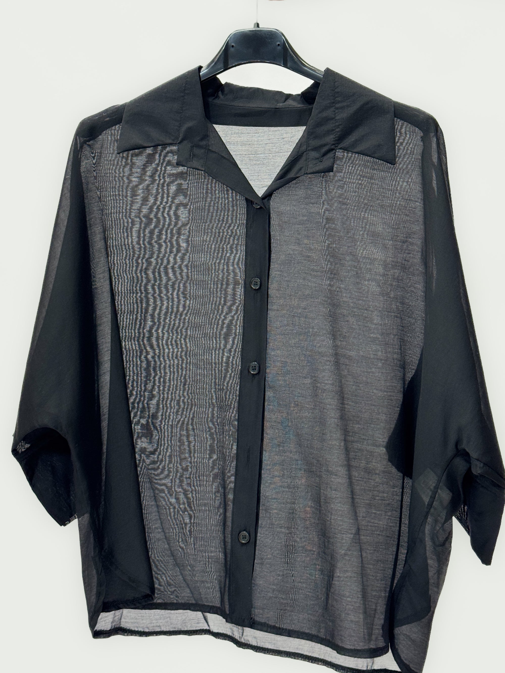 Camicia leggera con colletto e maniche ampie