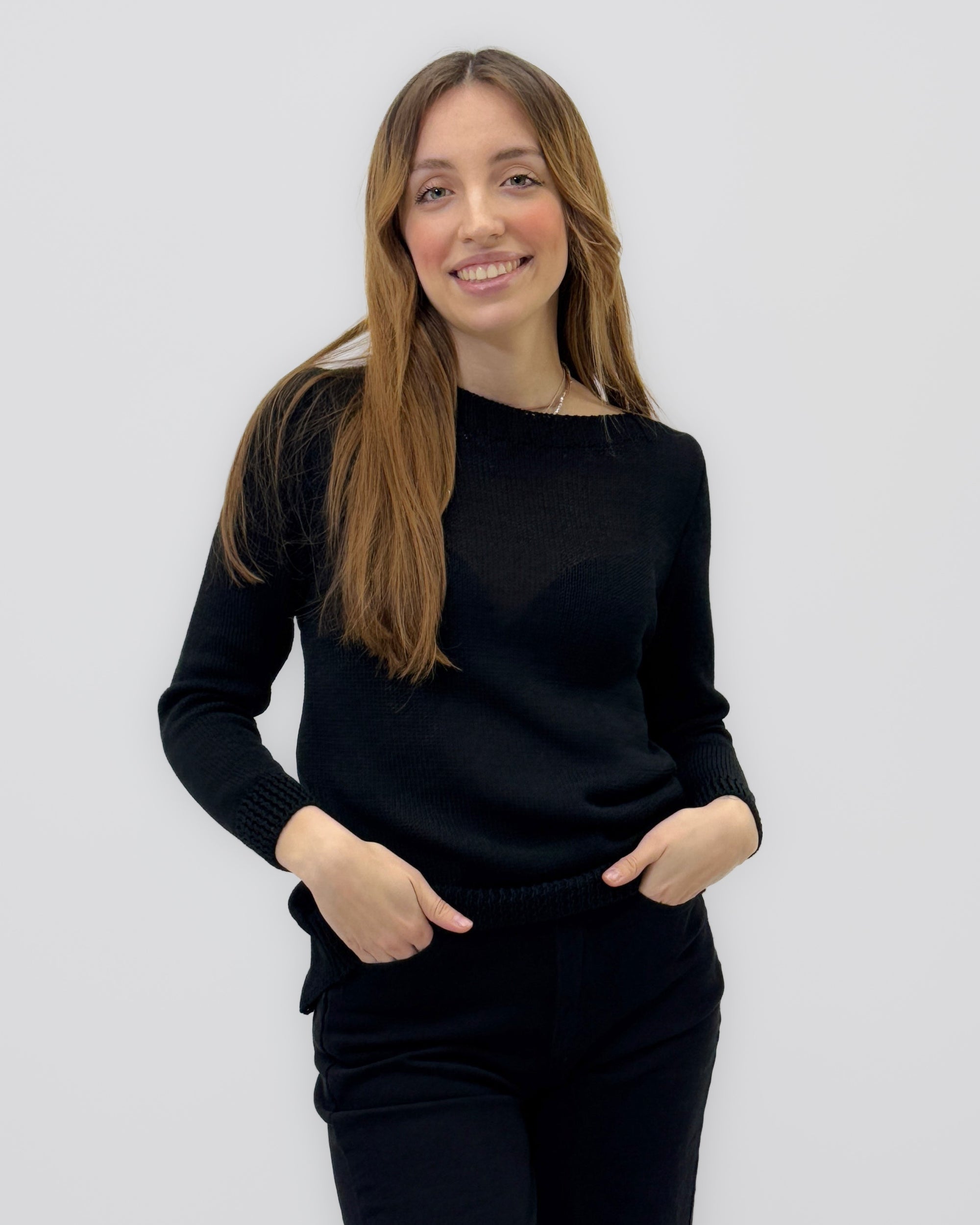 Maglia girocollo con bottoni decorativi sul retro