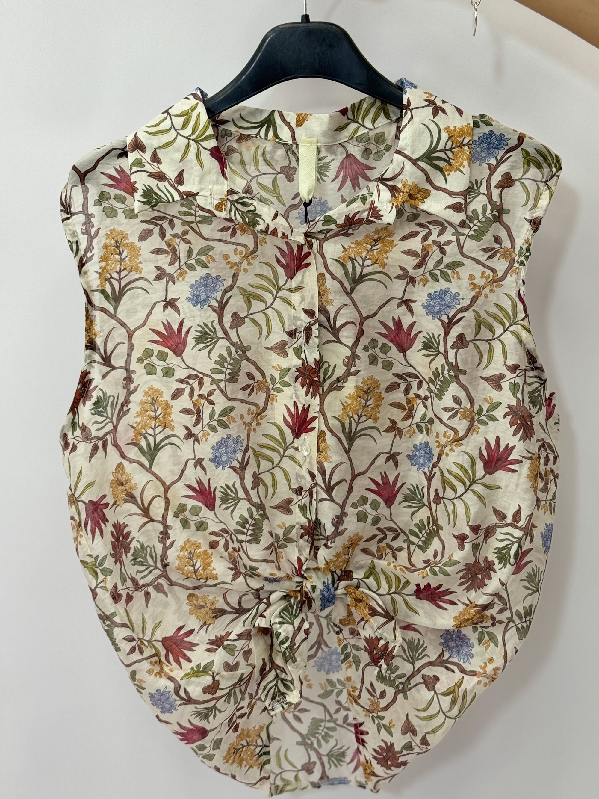Camicia smanicata fantasia floreale con nodo