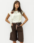 T-shirt con Volant e Fiore Applicato