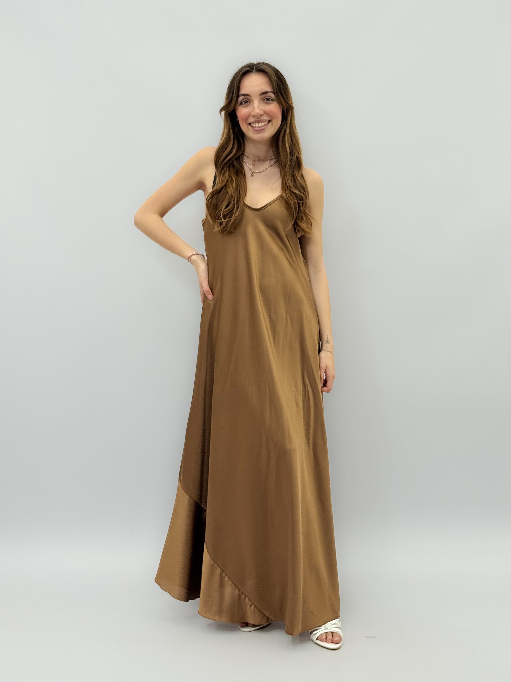 Abito lungo satin con spalline