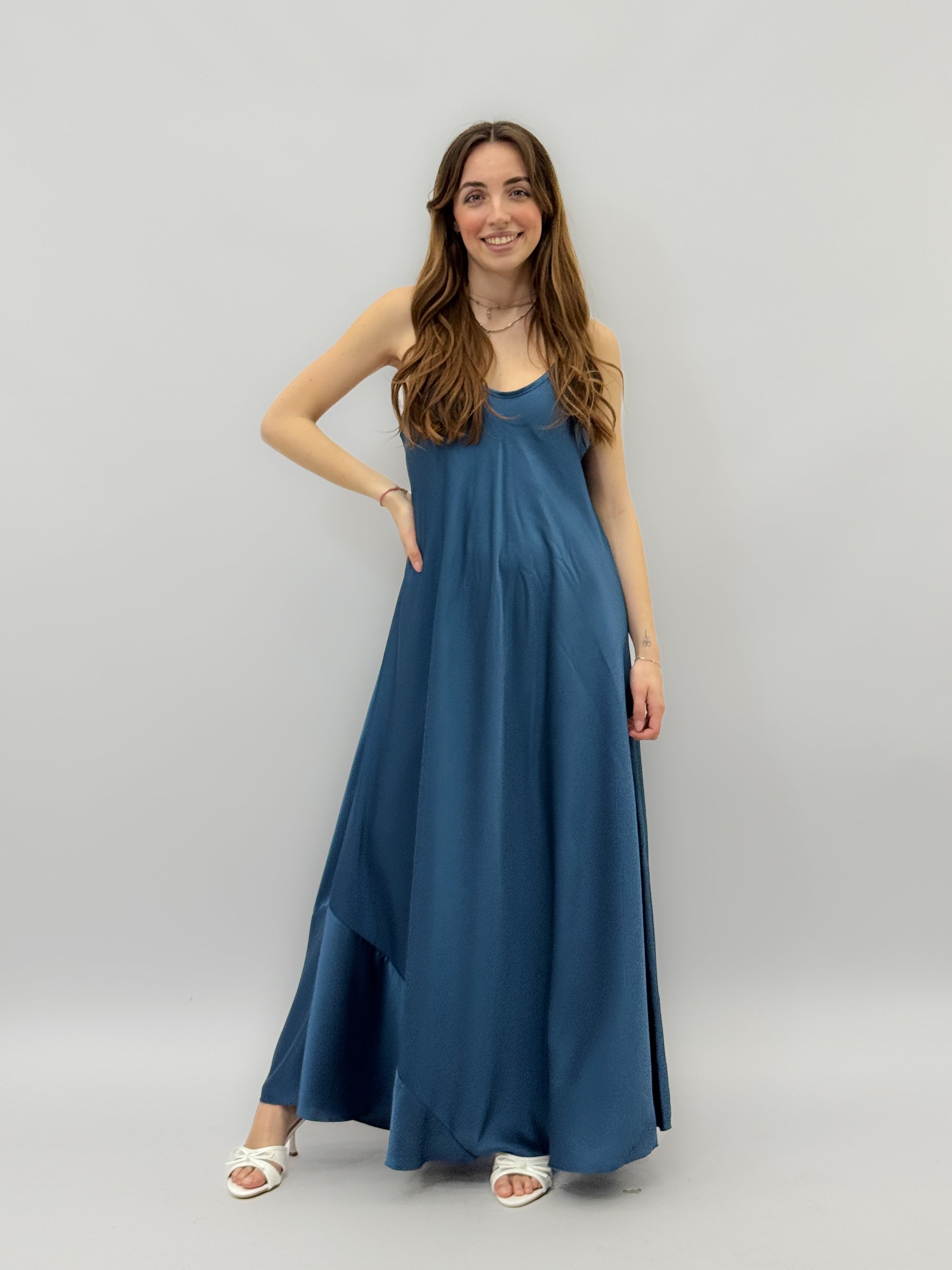 Abito lungo satin con spalline