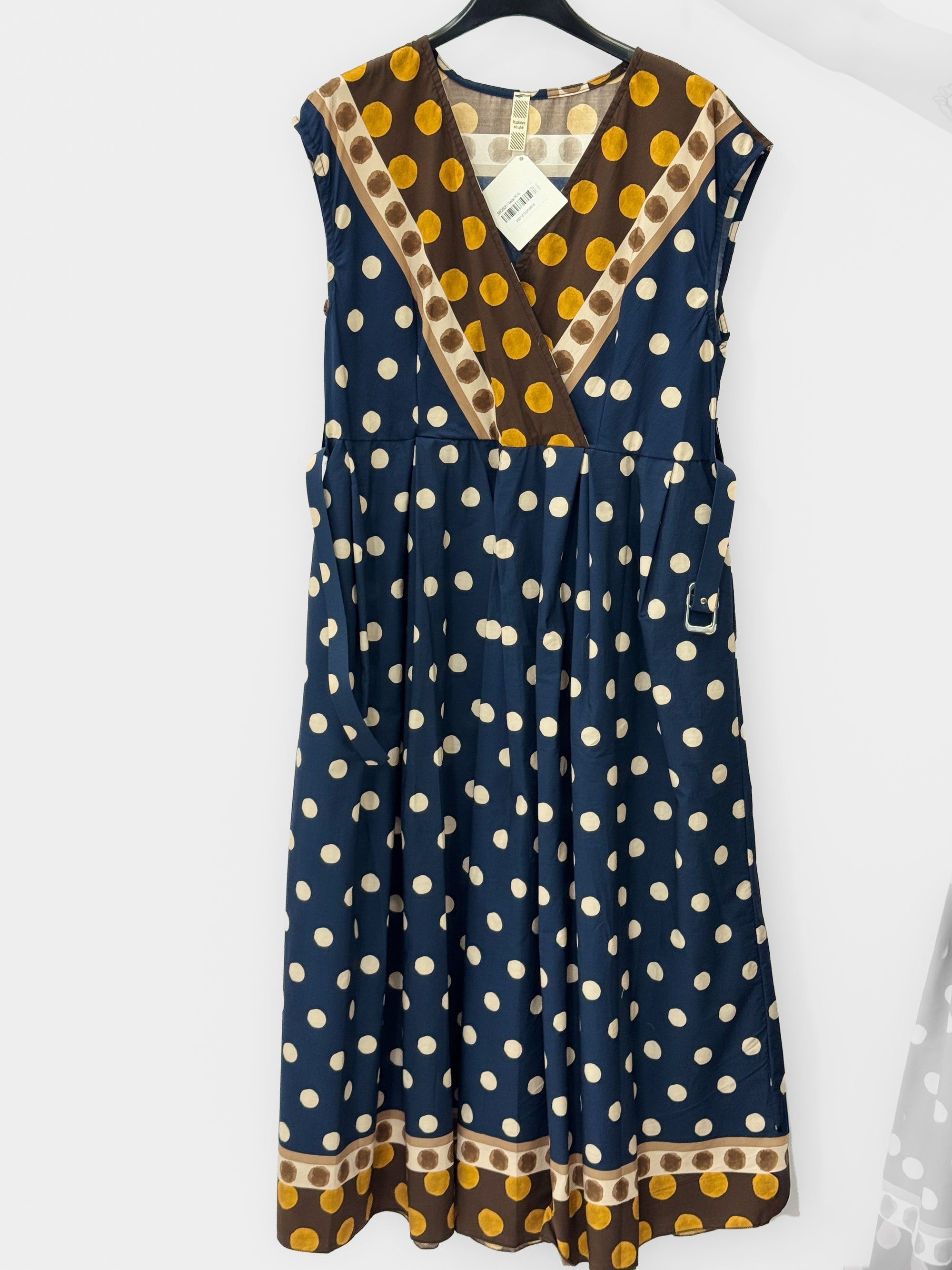 Abito Midi a Pois con Cintura