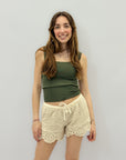 Shorts uncinetto con orlo