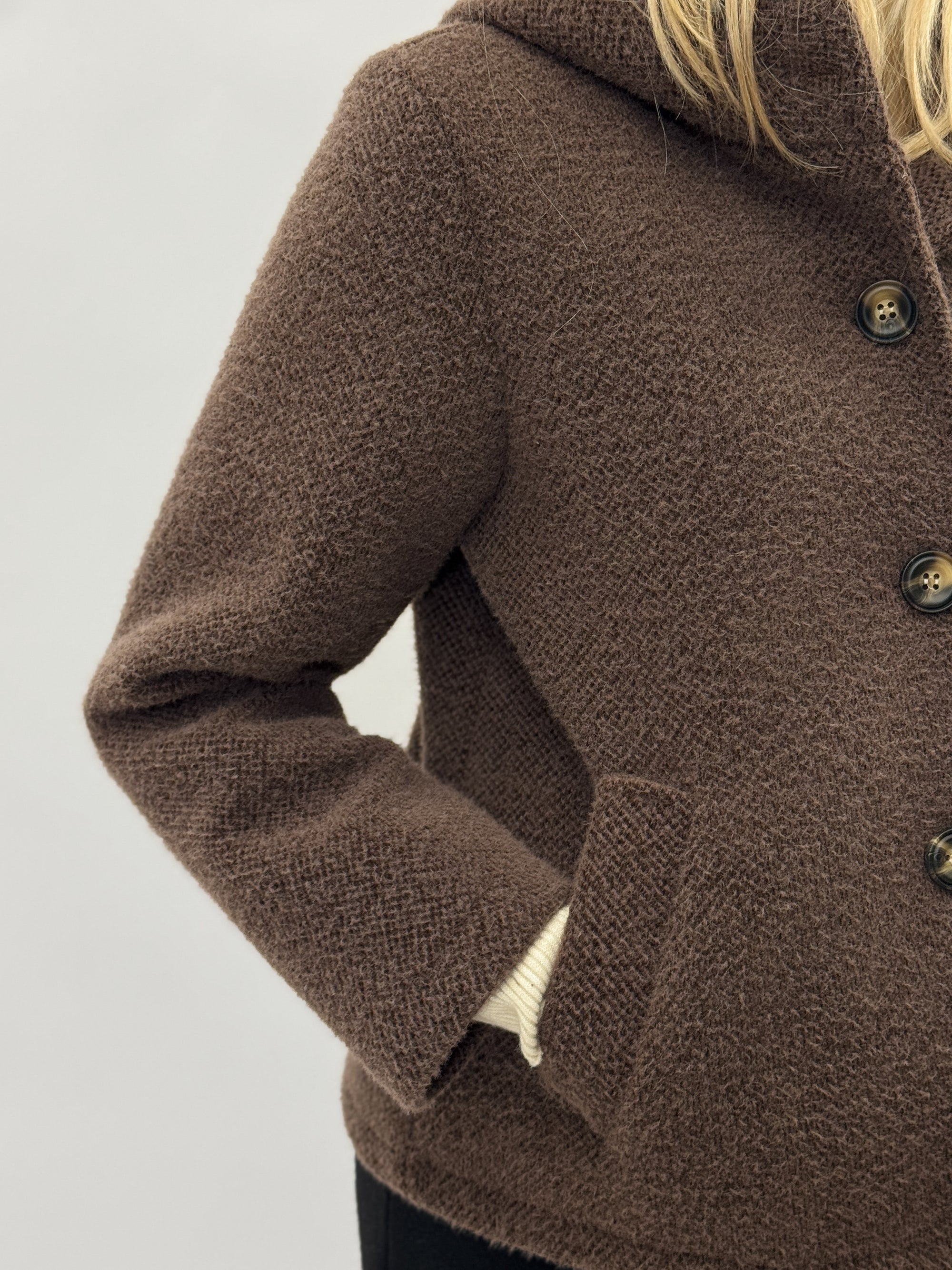 Cappotto corto caldo effetto teddy con cappuccio - Made in Italy