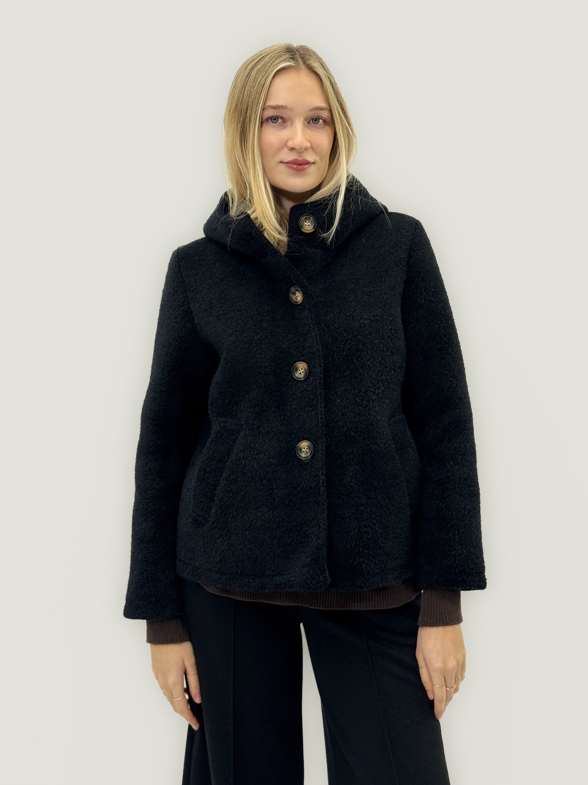 Cappotto corto caldo effetto teddy con cappuccio - Made in Italy