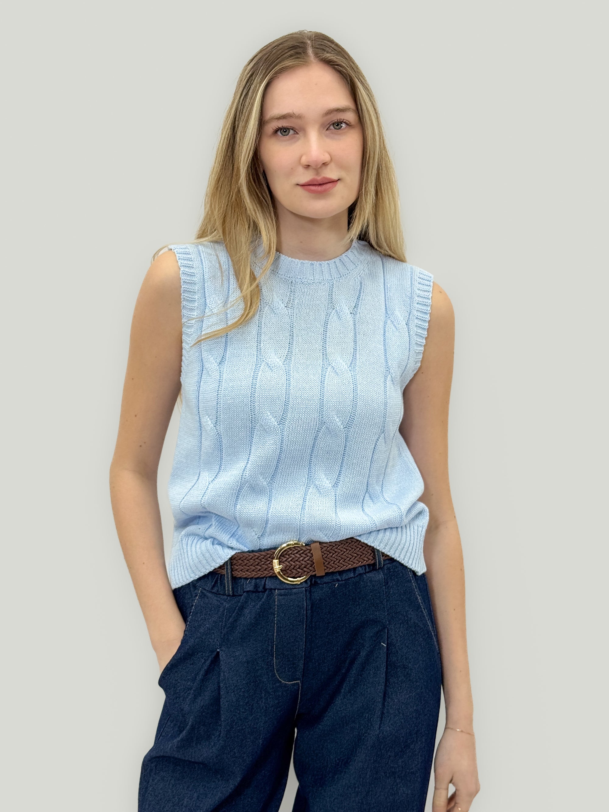 Gilet in Maglia Intrecciata con Taglio Moderno