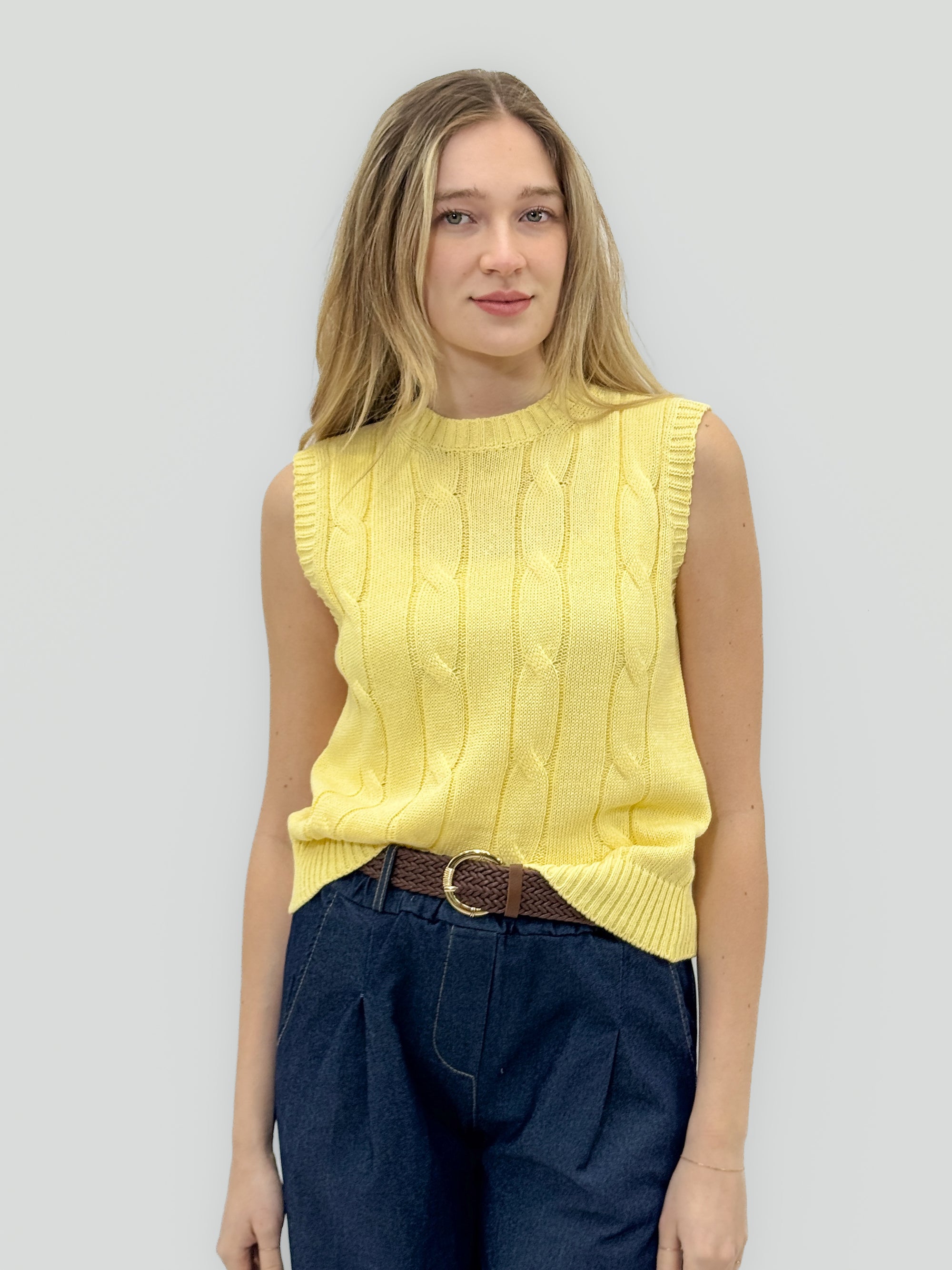 Gilet in Maglia Intrecciata con Taglio Moderno