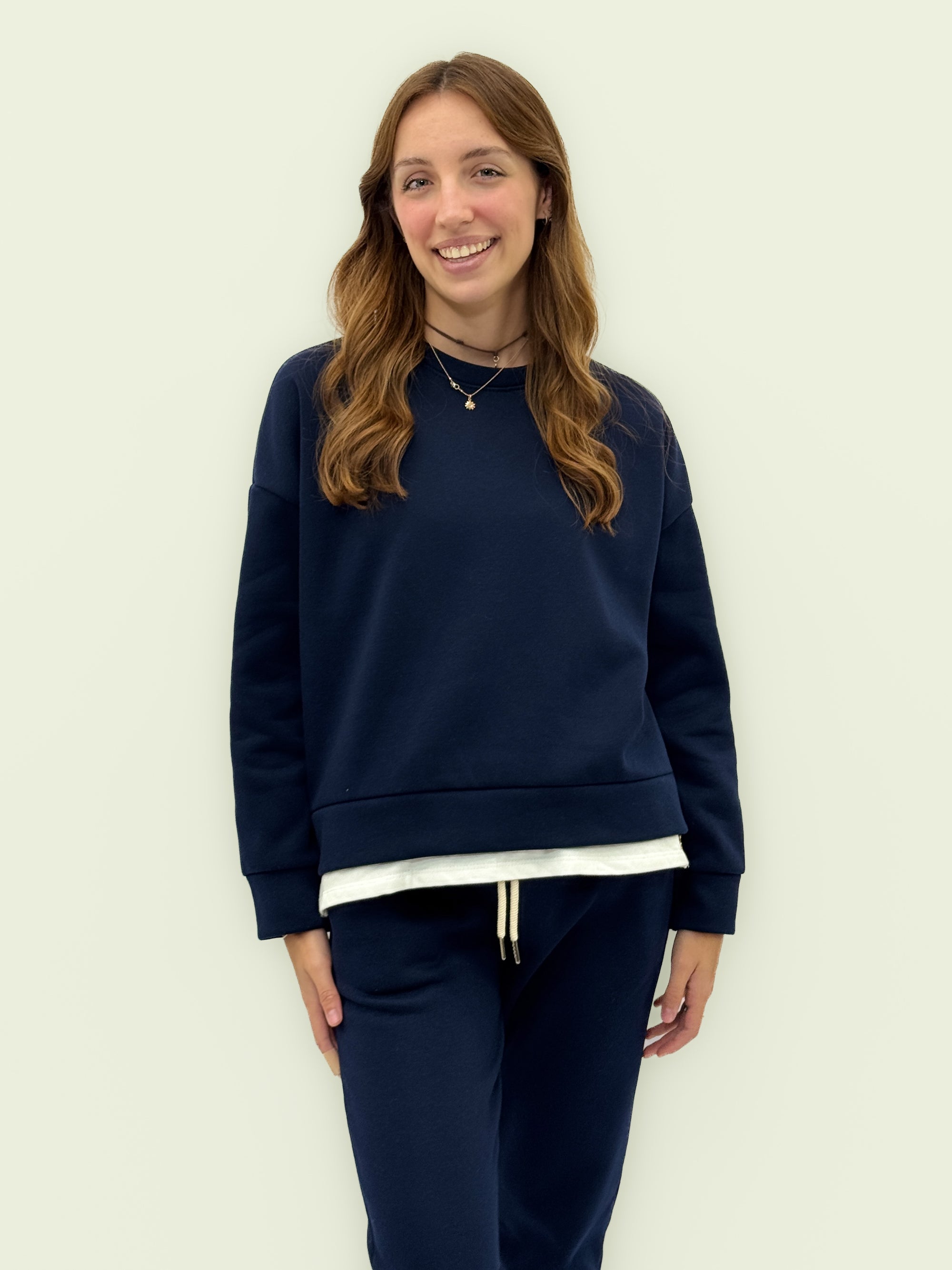 Completo felpa e pantaloni dritti felpati