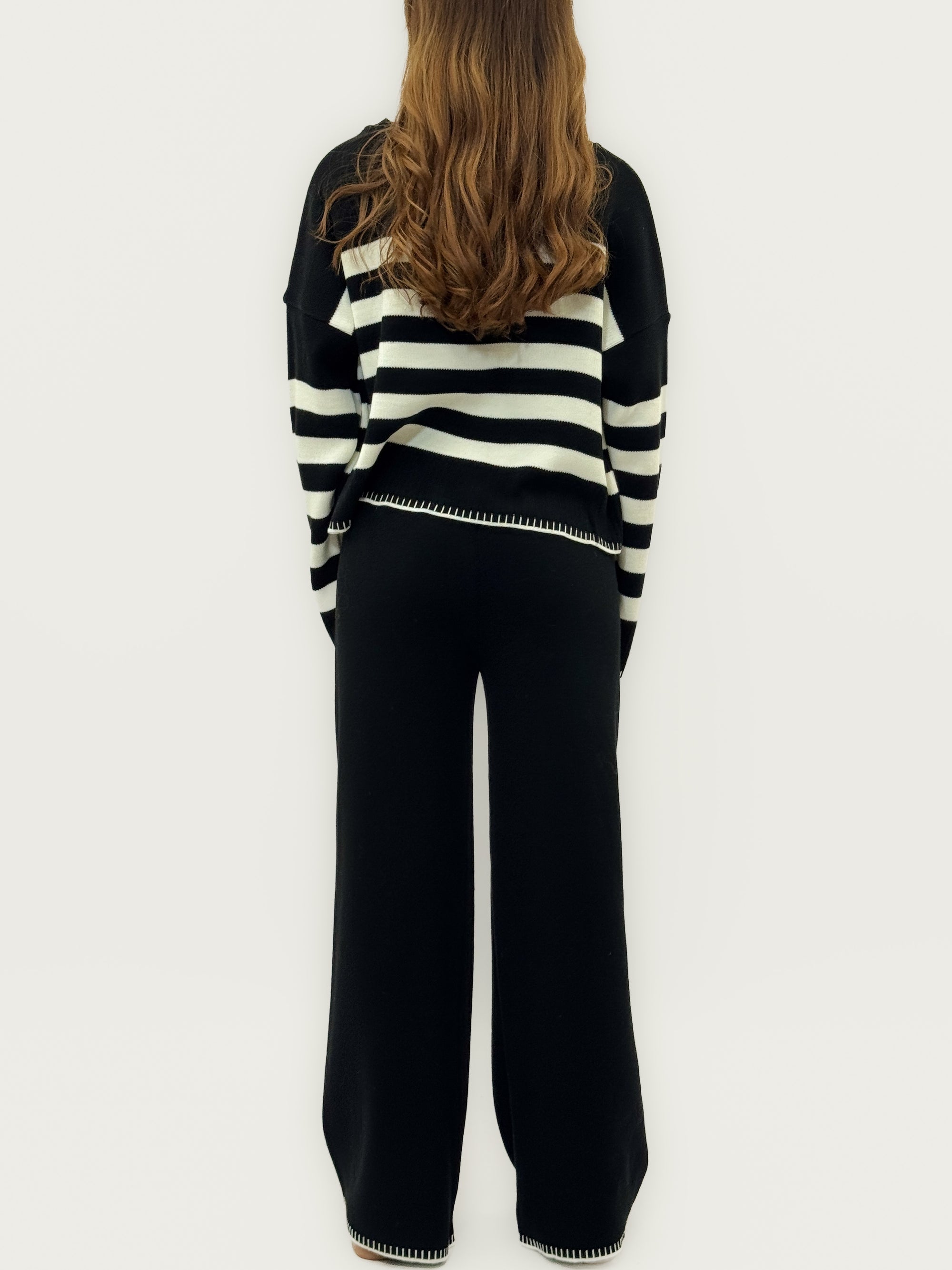 Completo maglia e pantalone a righe