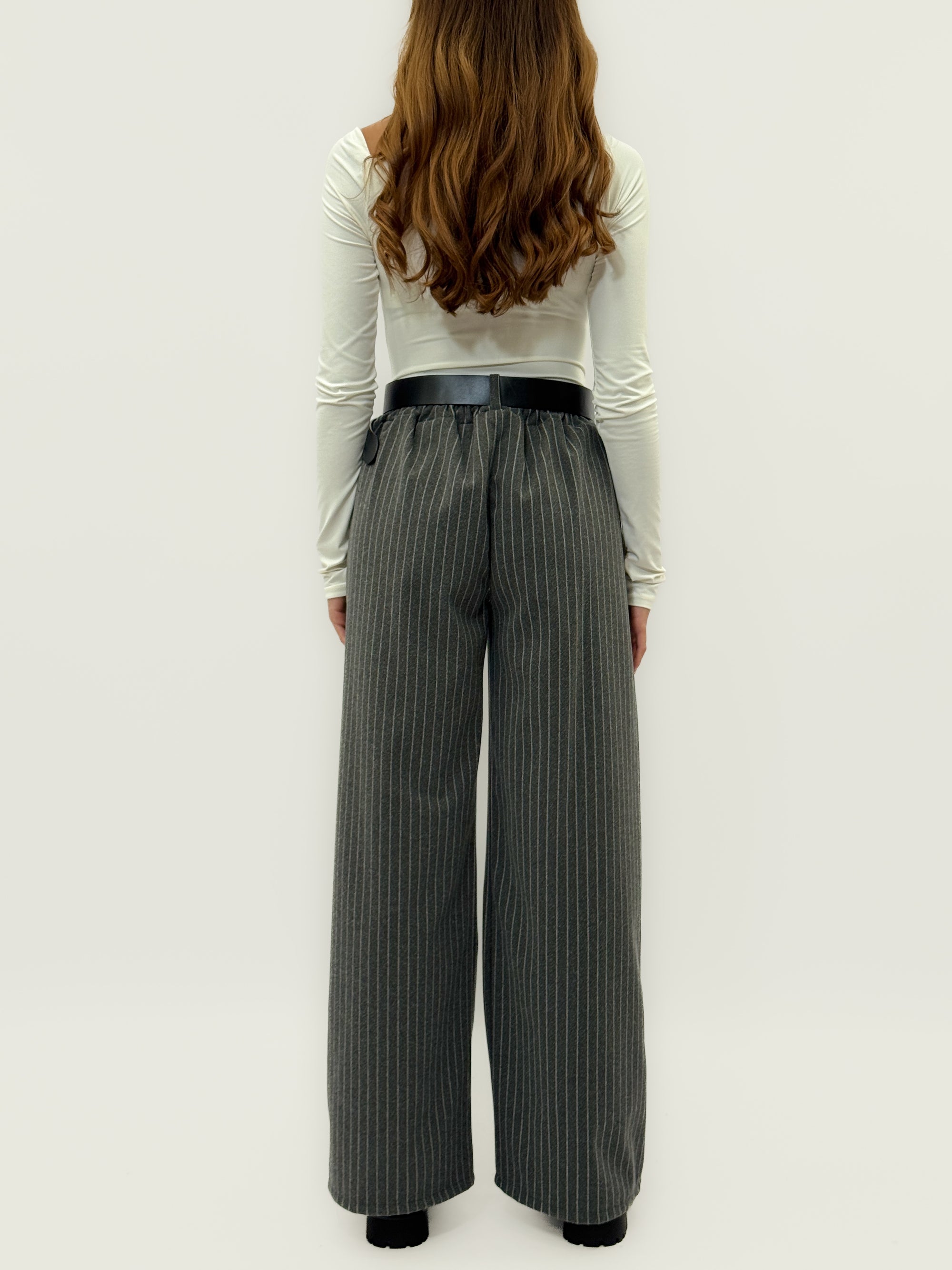 Pantaloni gessati a gamba larga