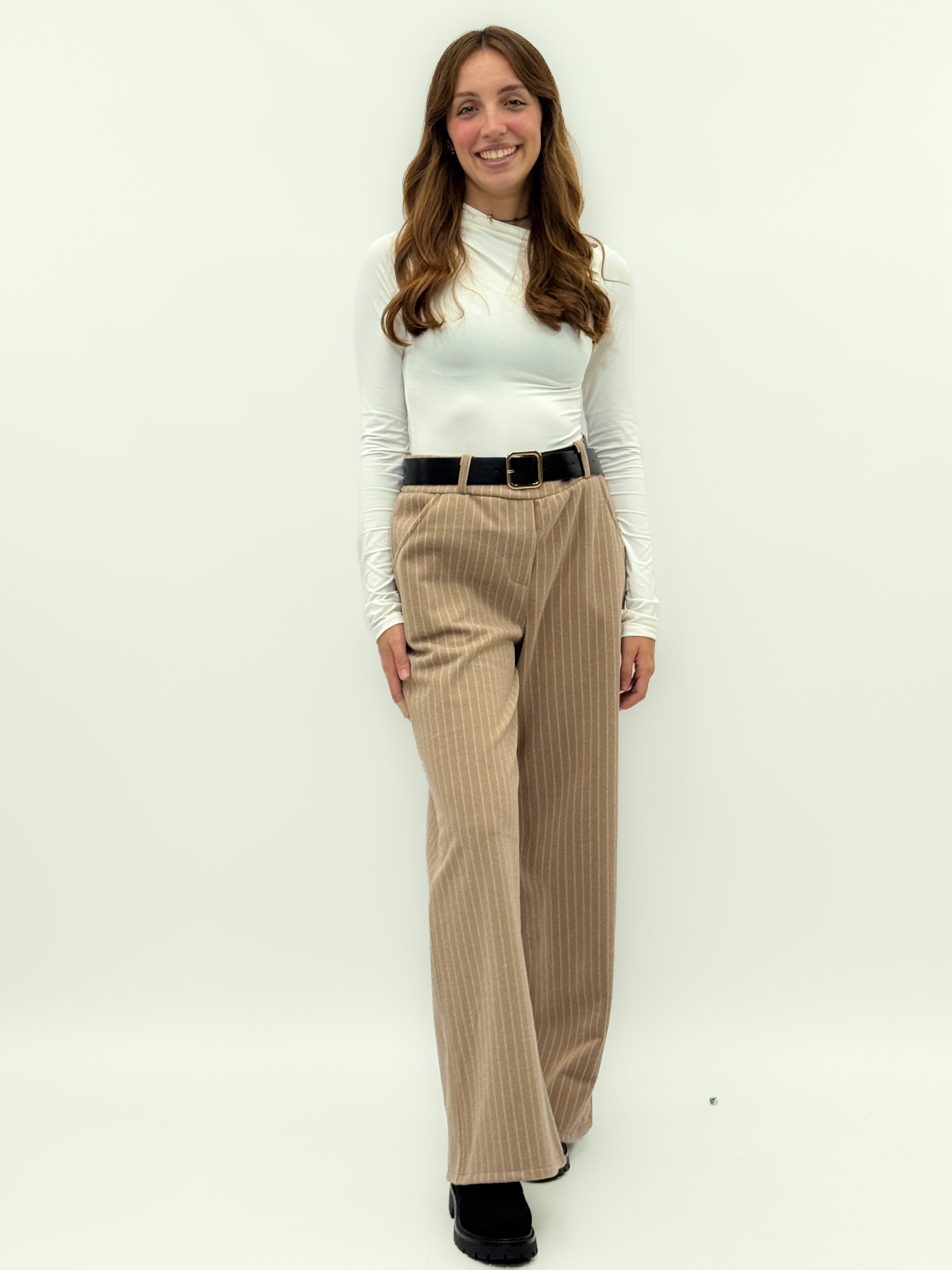 Pantaloni gessati a gamba larga