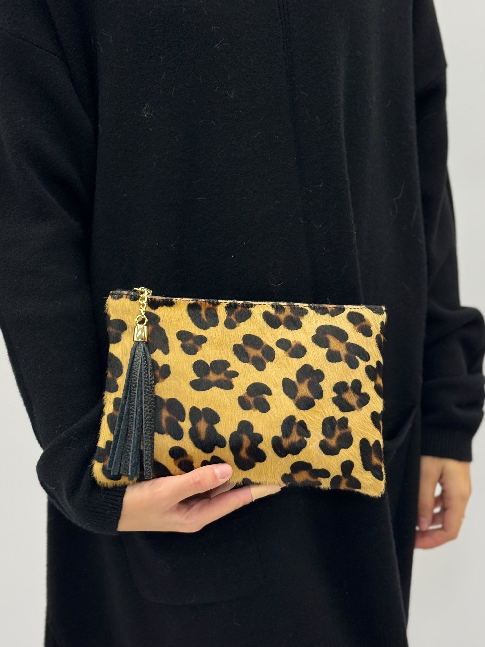 Pochette media in vera pelle con cavallino - Made in Italy