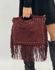 Borsa in vera pelle scamosciata con borchie e frange - Made in Italy