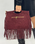 Borsa in vera pelle scamosciata con borchie e frange - Made in Italy