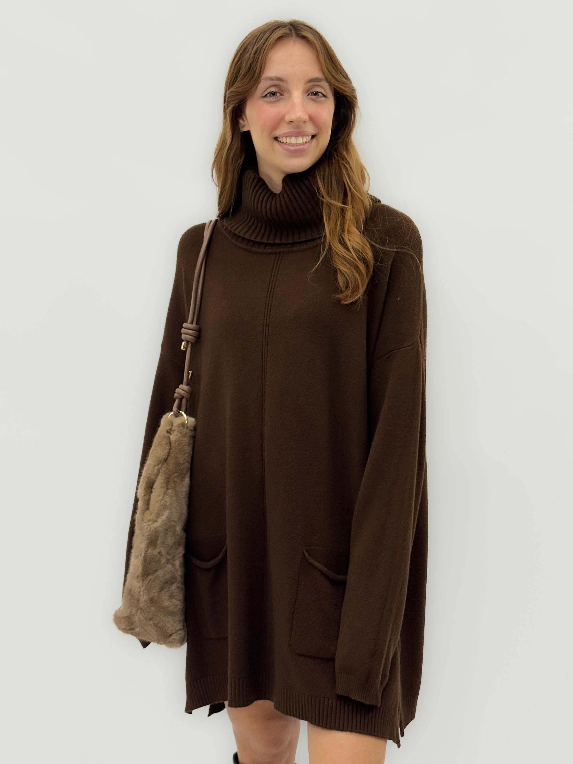 Borsa maxi in pelliccia ecologia con tracolla regolabile