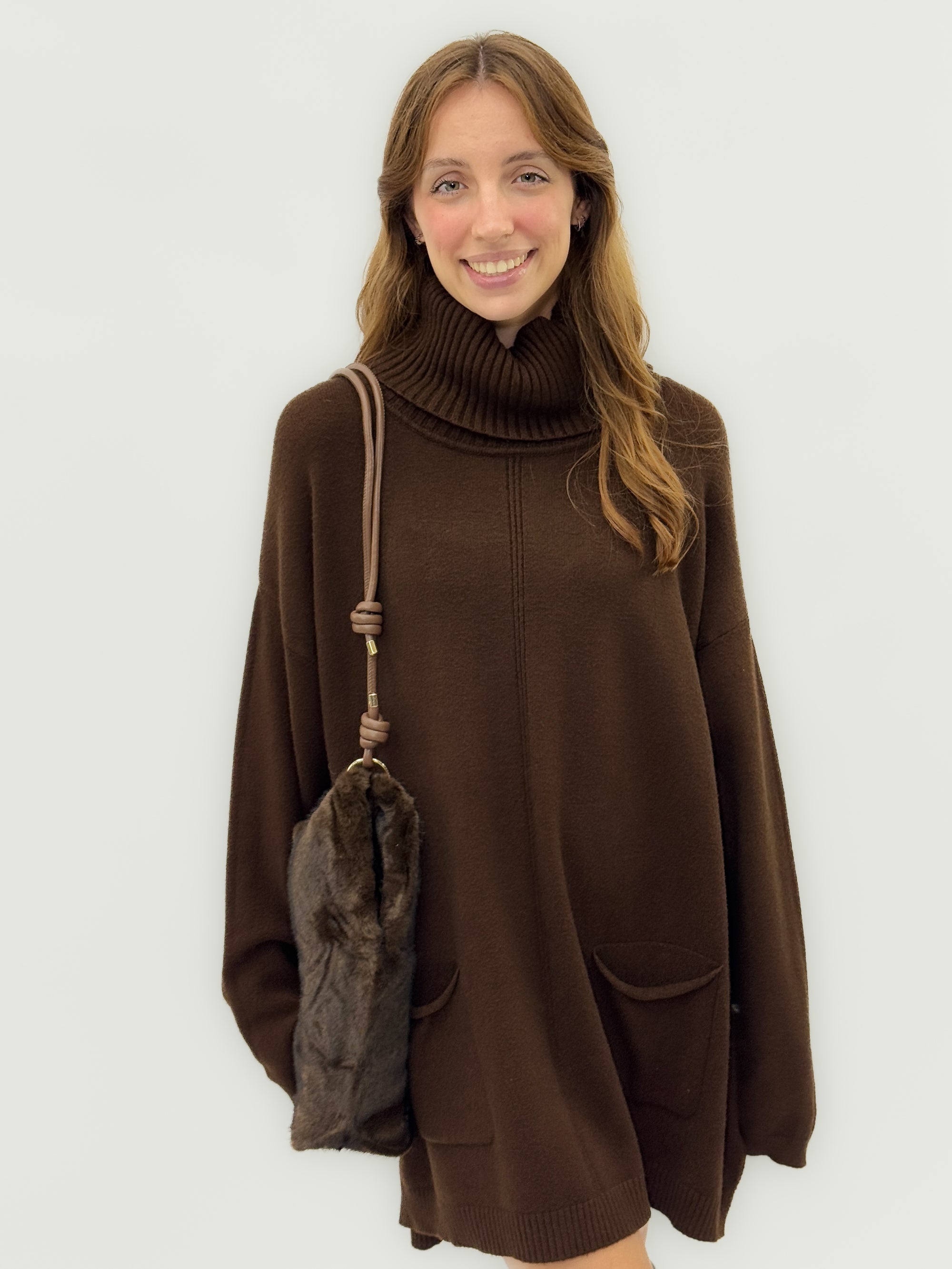 Borsa maxi in pelliccia ecologia con tracolla regolabile