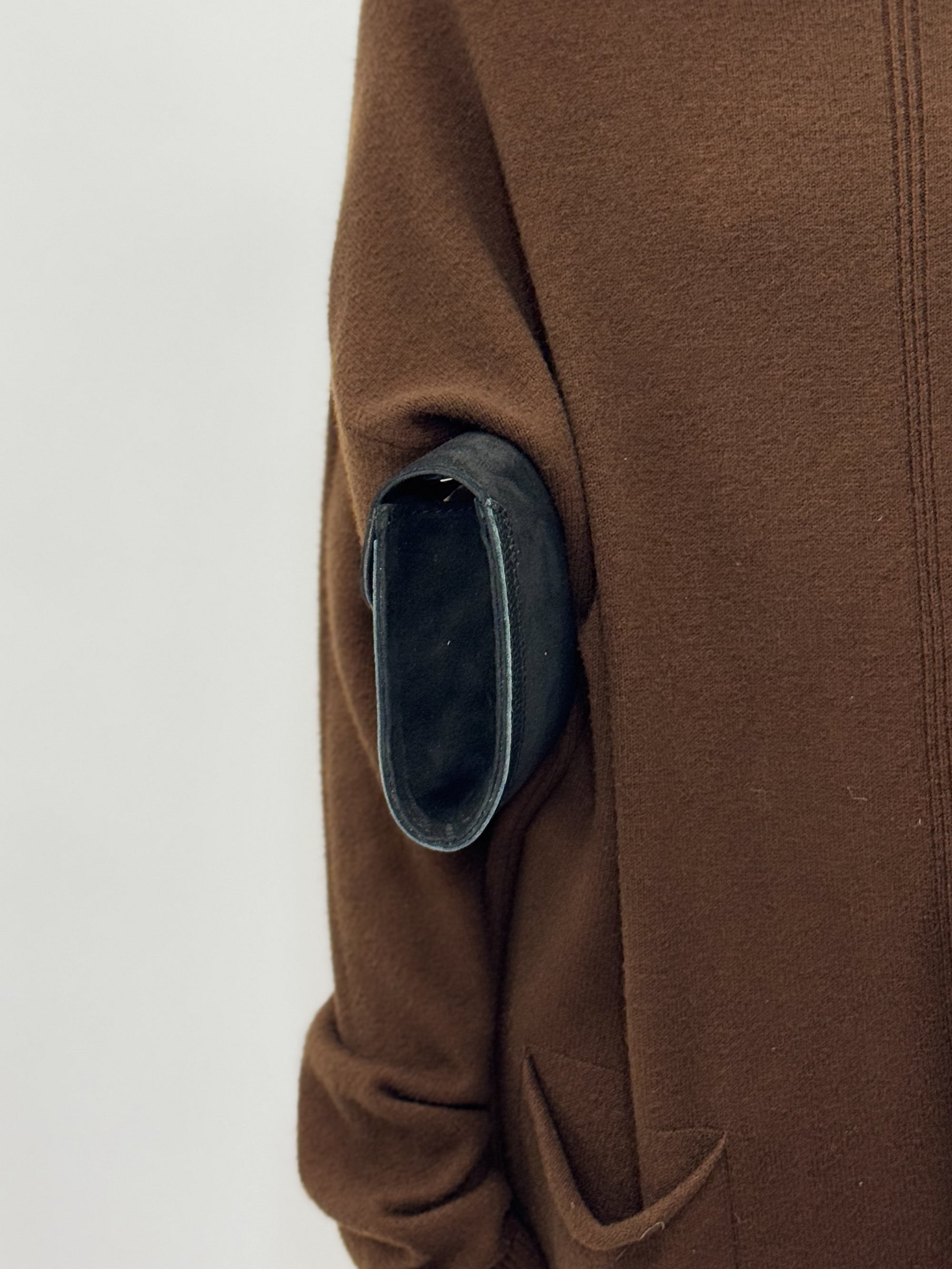 Borsa clutch in vera pelle scamosciata con tracolla - Made in Italy