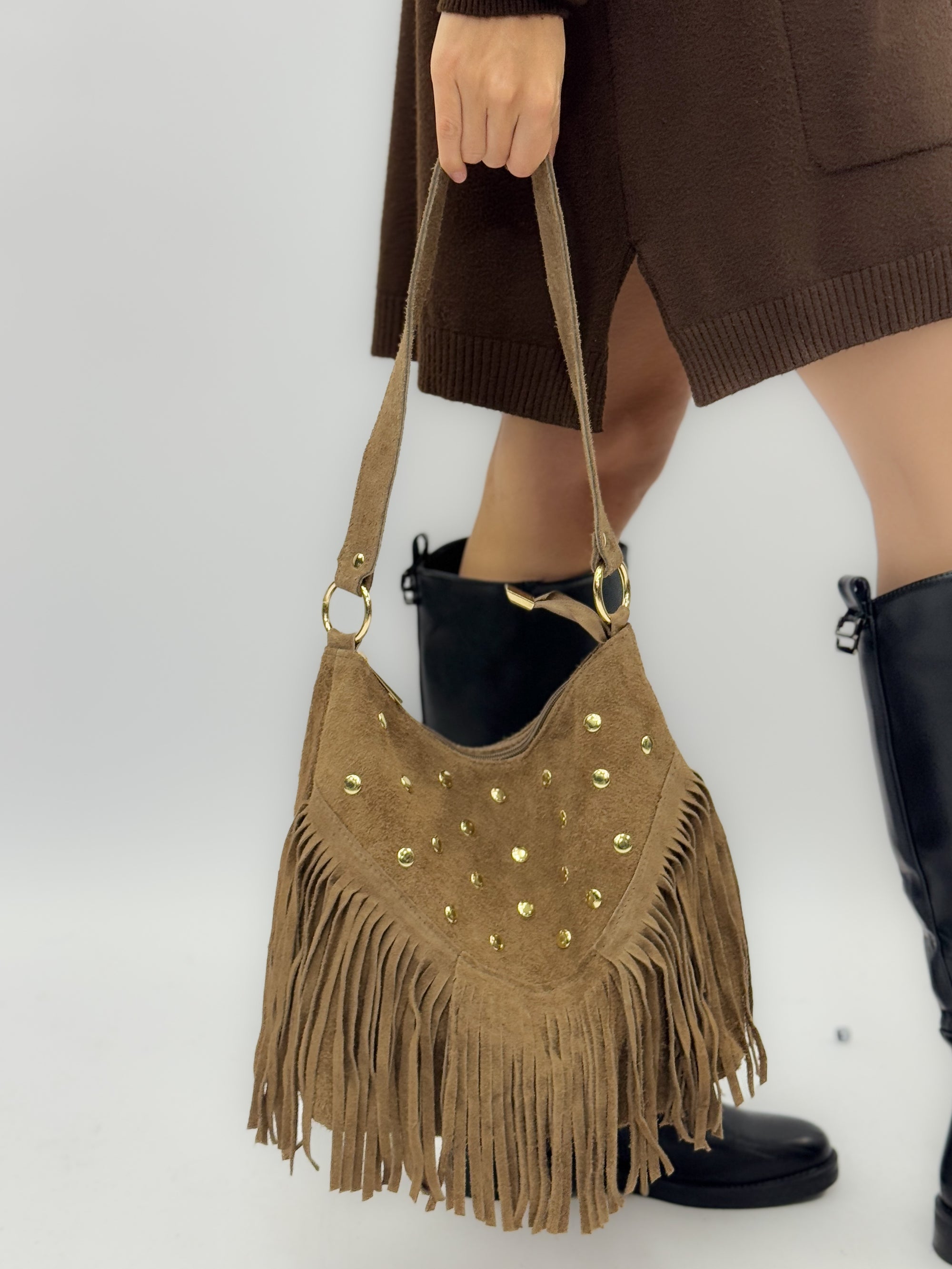 Borsa secchiello con borchie e frange - Vera pelle Made in Italy