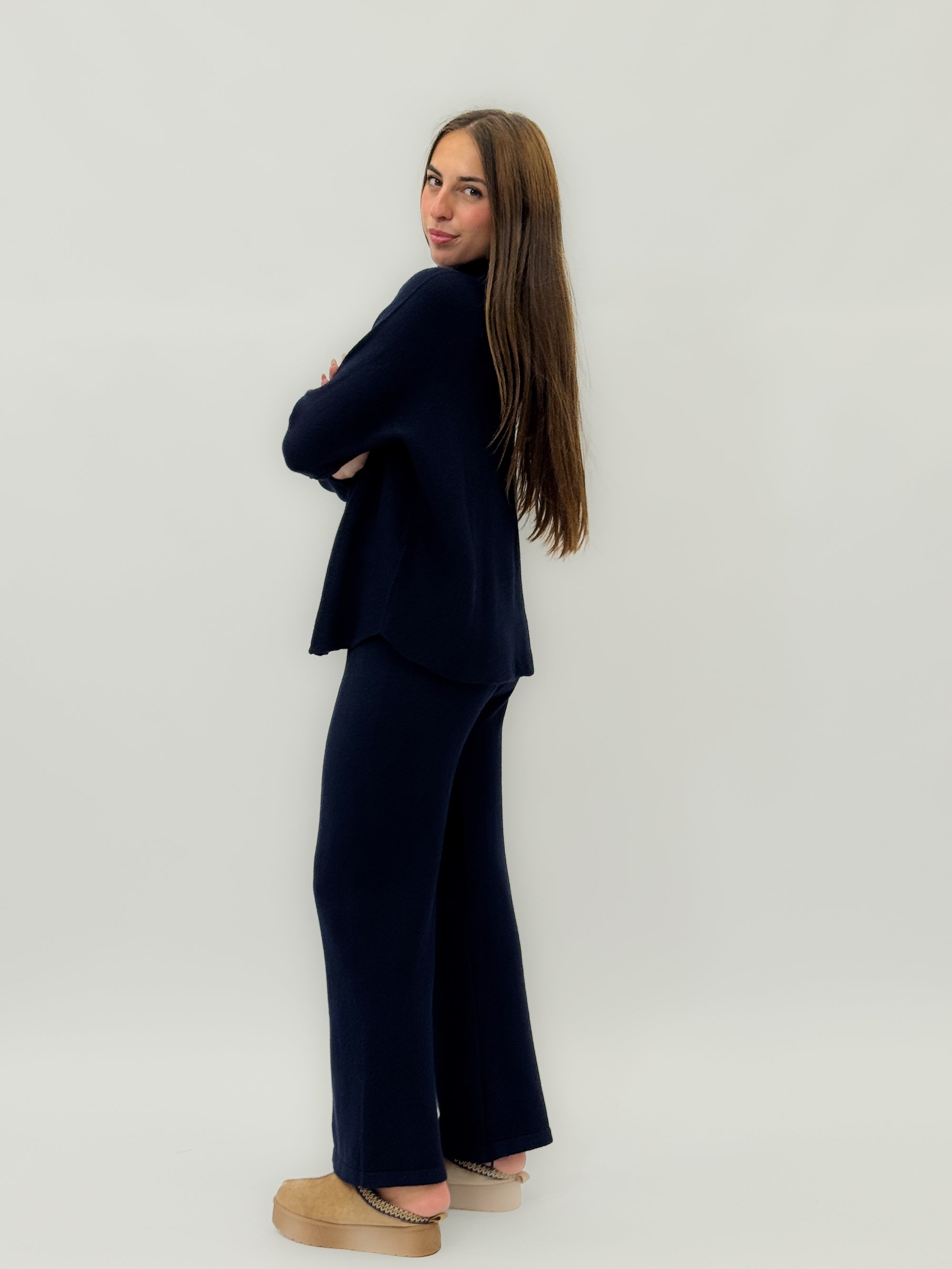 Completo in maglia con dolcevita – Eleganza e comfort quotidiano