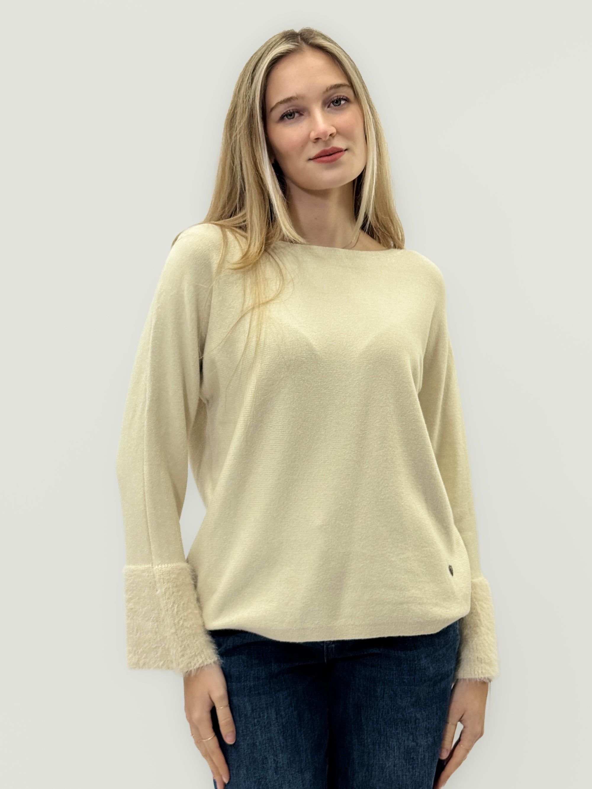 Maglia con Maniche a Campana in Tessuto Lavorato