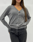 Cardigan morbido con bottoni gioiello
