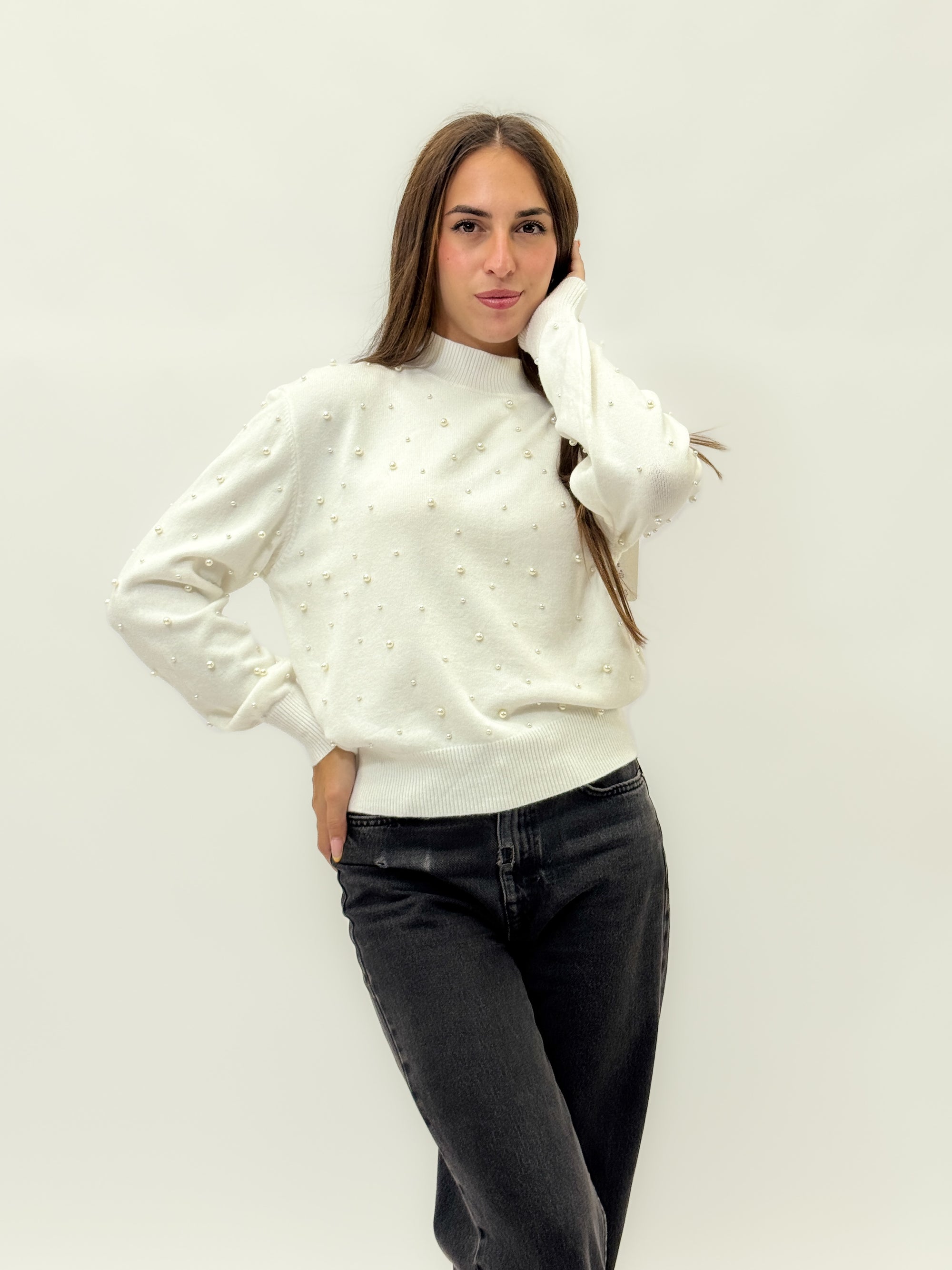 Maglione con perle applicate