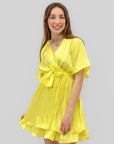 Abito Effetto Satin con Scollo Incrociato e Cintura