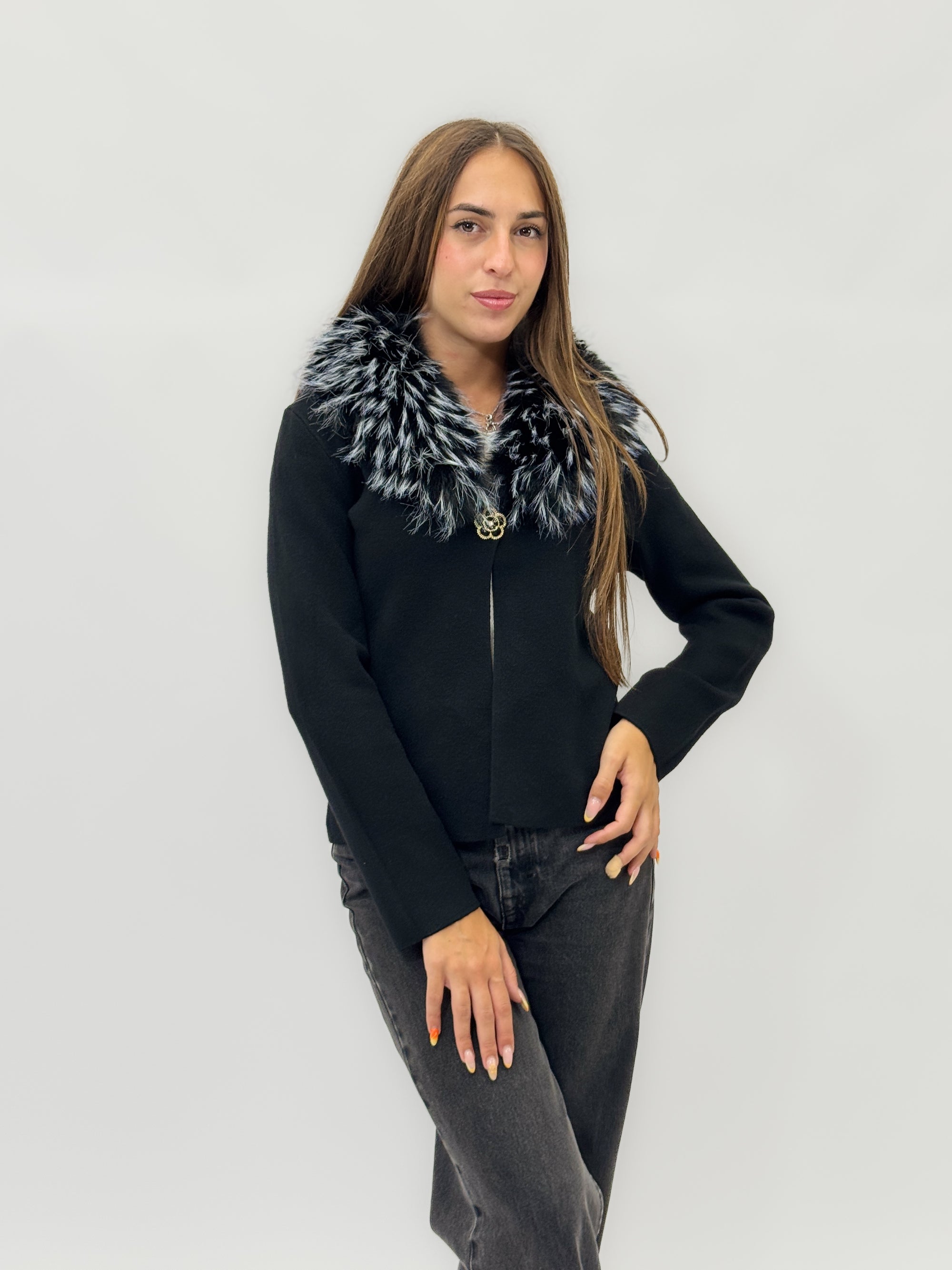 Cardigan con collo in ecopelliccia