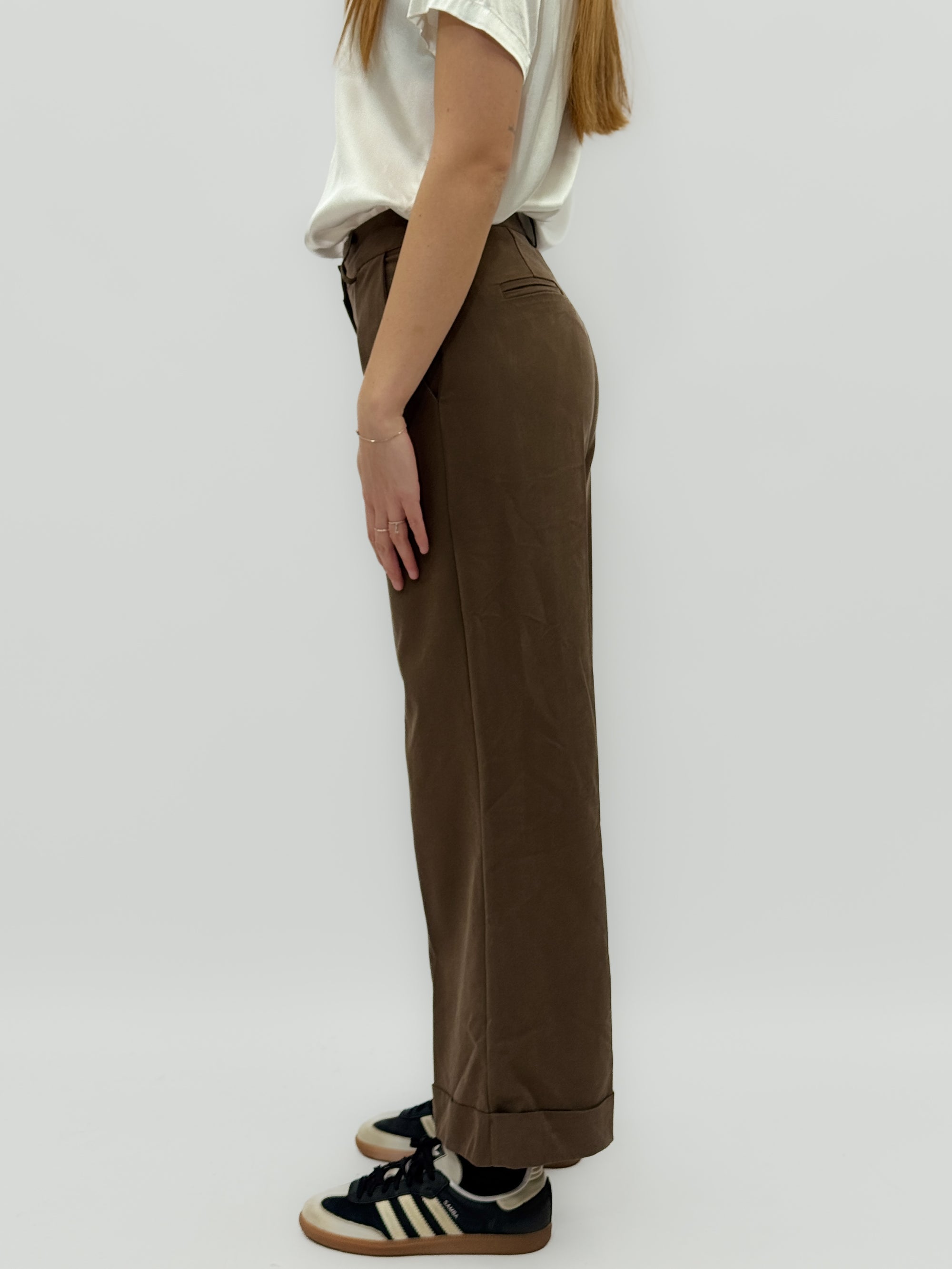 Pantaloni a palazzo con risvolto