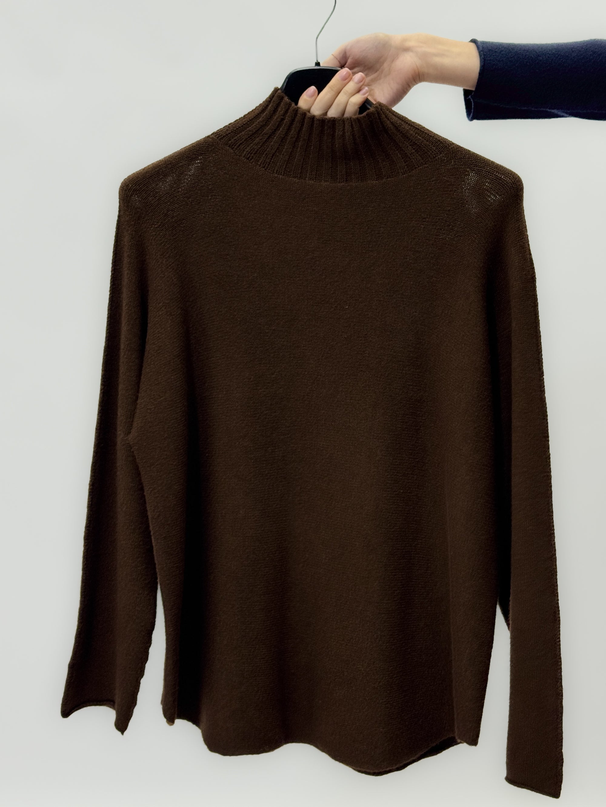 Dolcevita morbida tinta unita – Maglia morbida e minimal per un’eleganza senza tempo