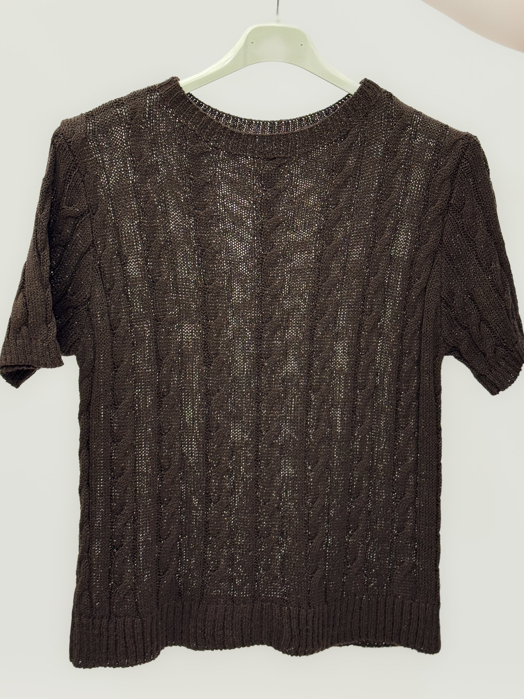 Maglia a Maniche Corte con Lavorazione a Treccia