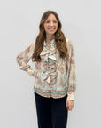 Camicia floreale con rouches