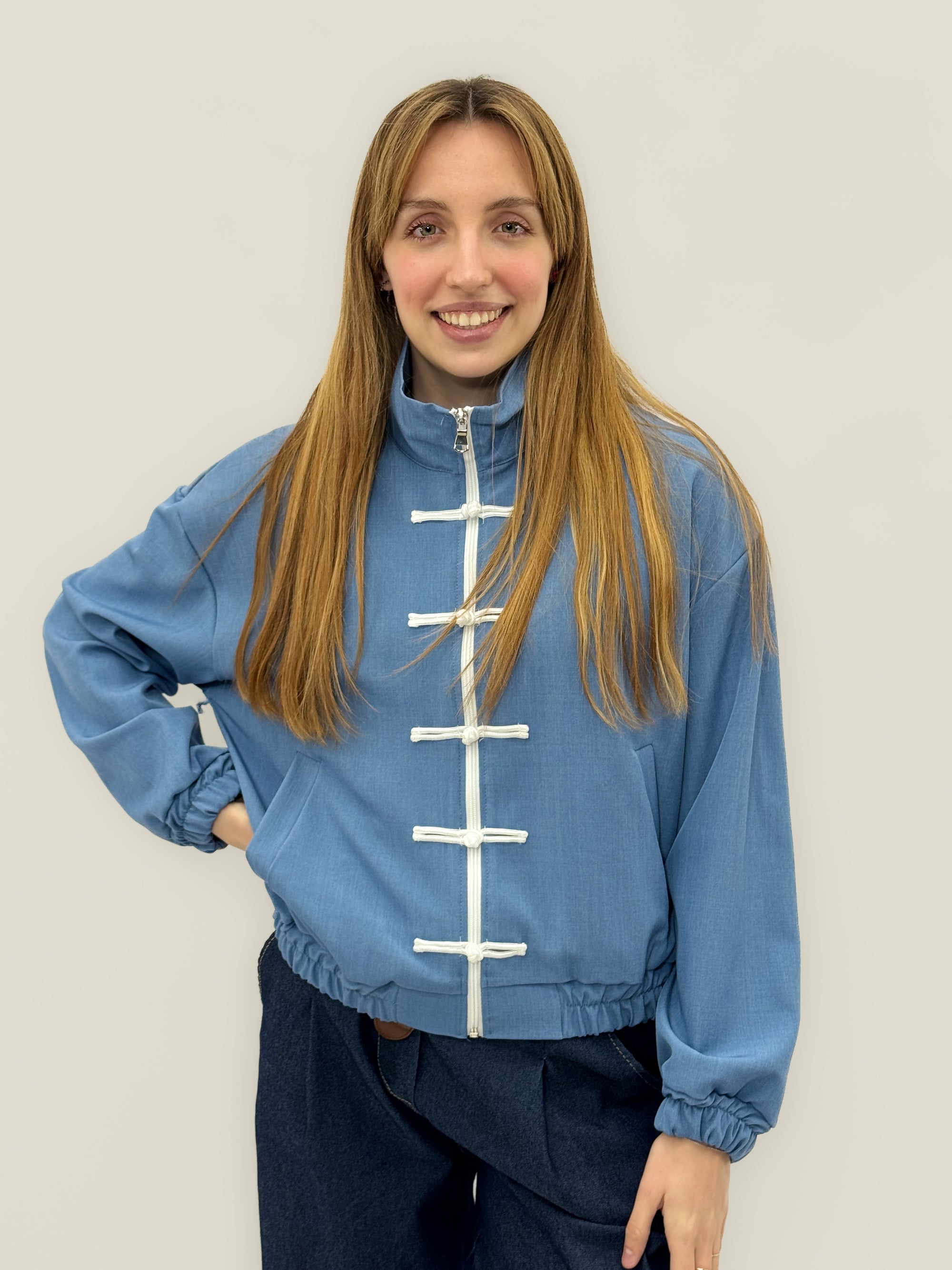 Giacca Leggera con Chiusura Nodo Stile Orientale