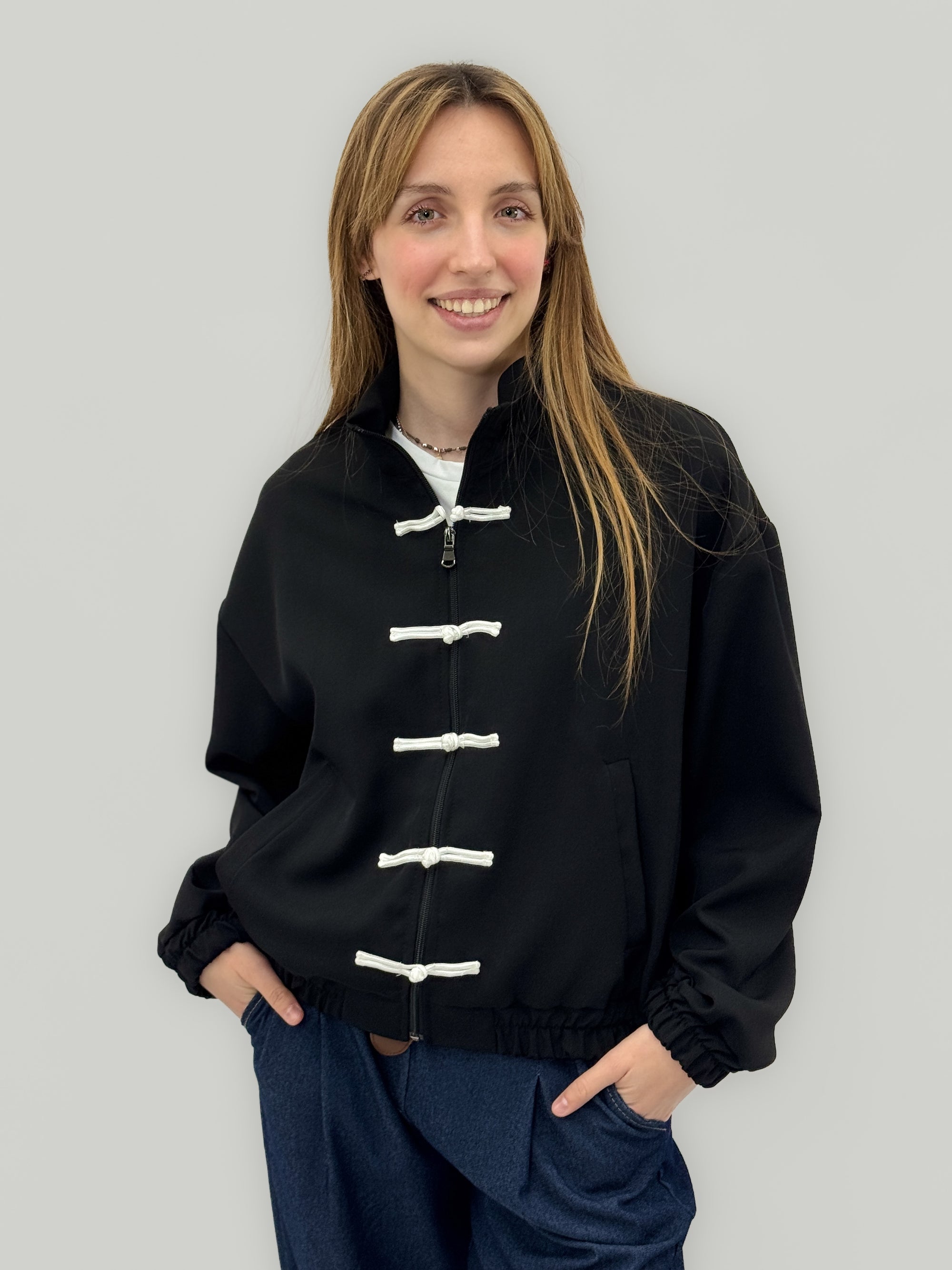 Giacca Leggera con Chiusura Nodo Stile Orientale