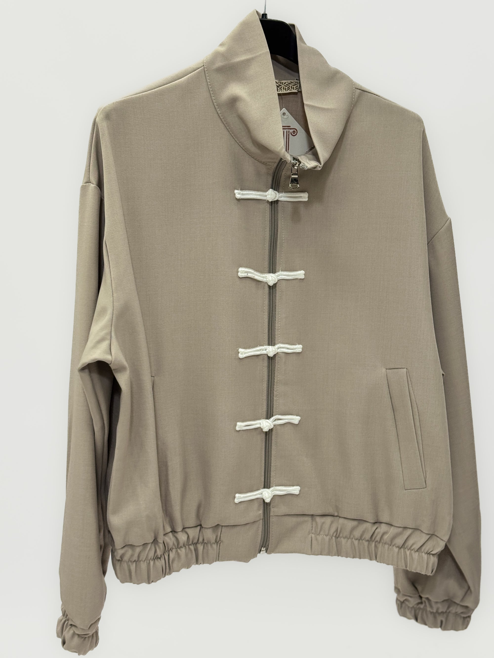 Giacca Leggera con Chiusura Nodo Stile Orientale