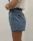 Pantaloncini jeans con risvolto