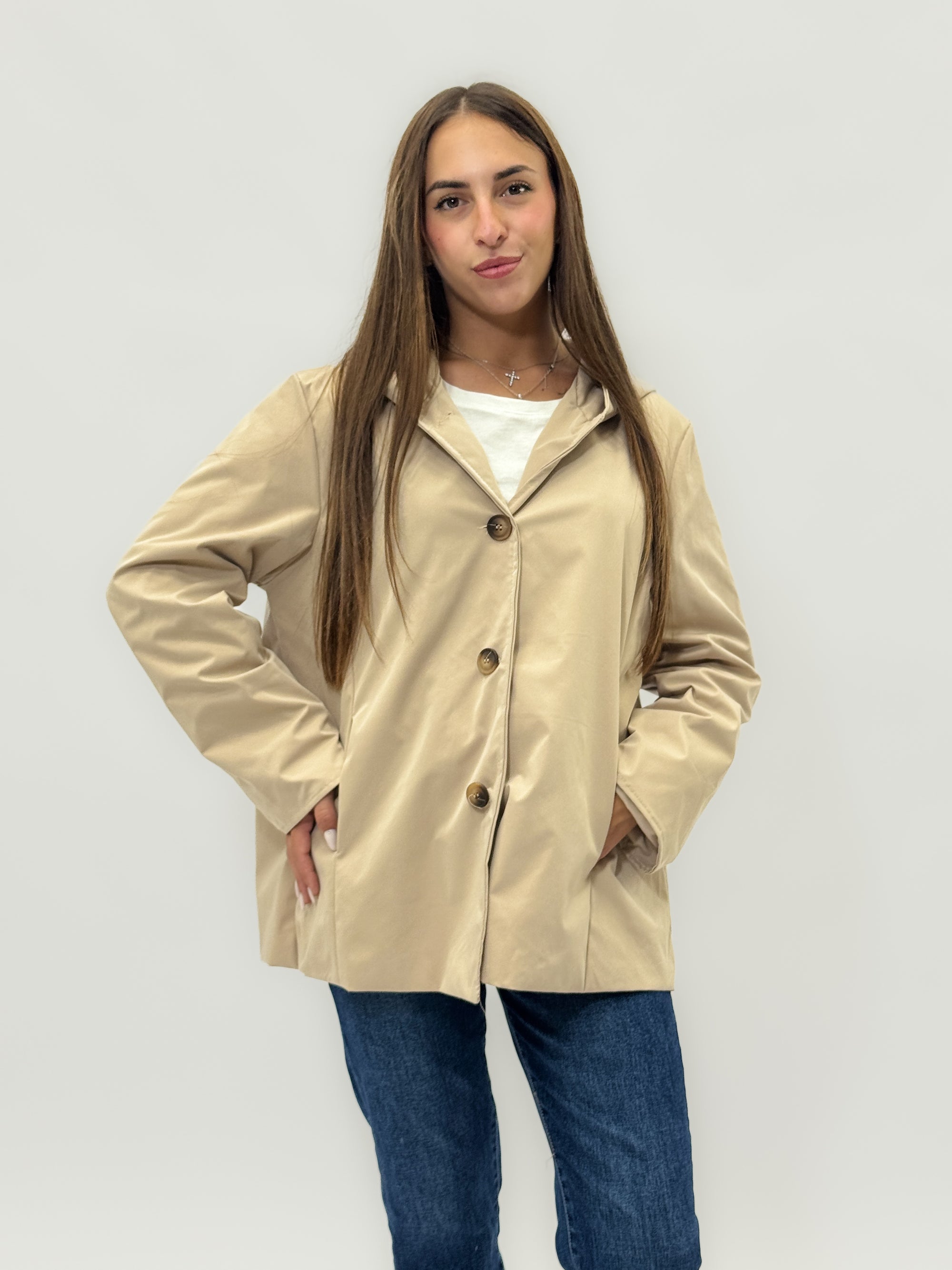 Giacca con cappuccio e tasche laterali
