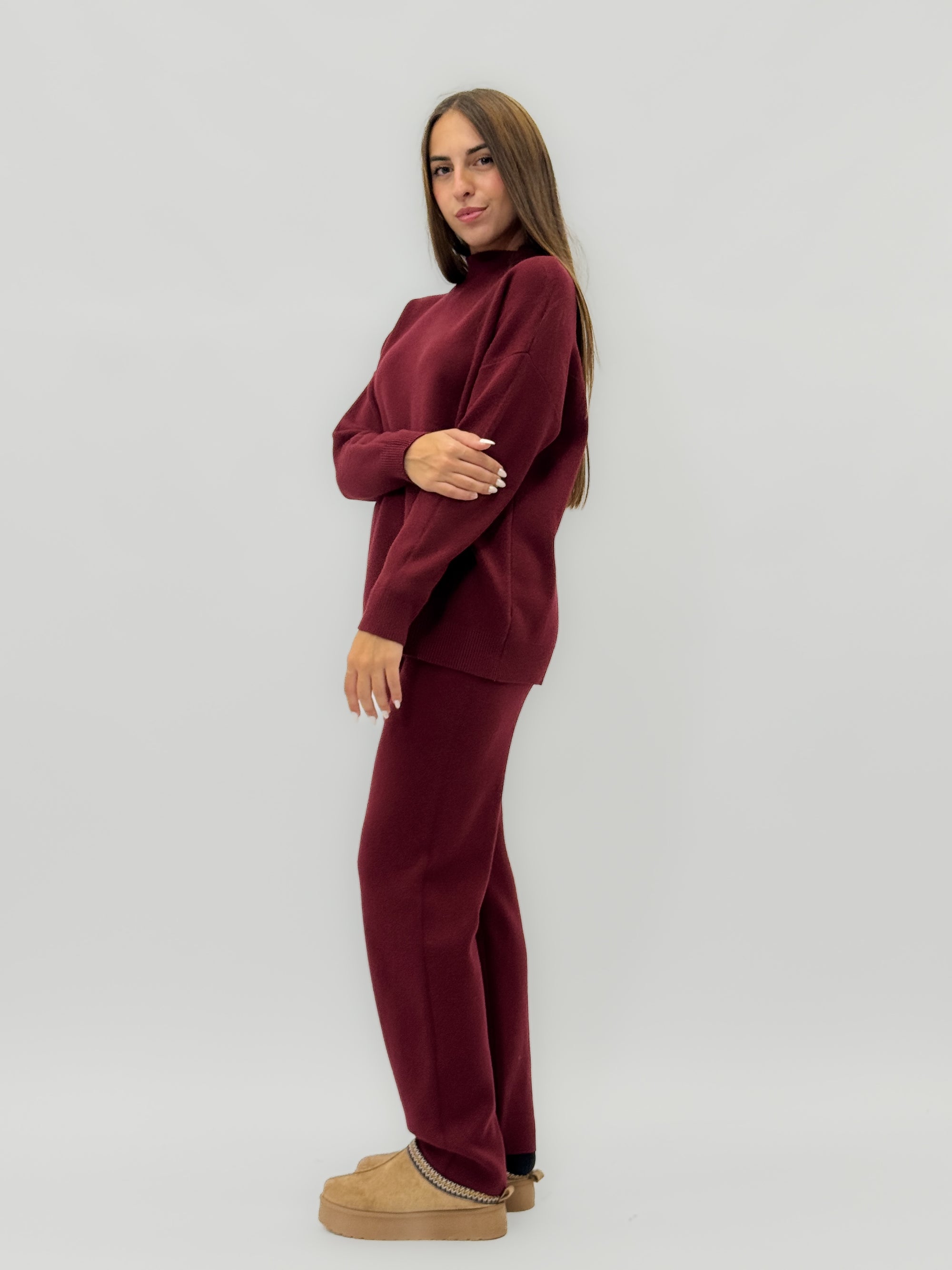 Completo premium maglia collo alto e pantaloni