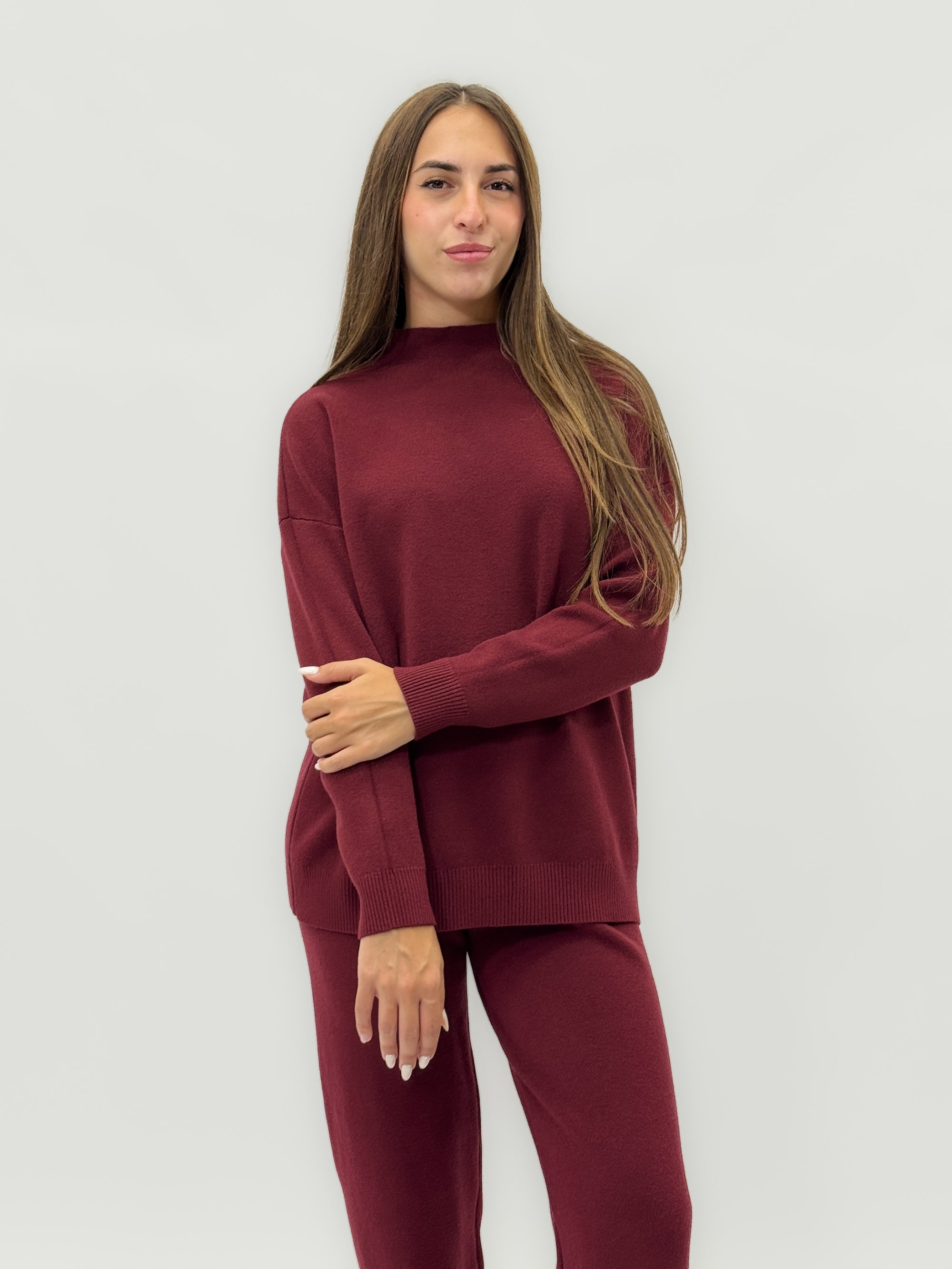 Completo premium maglia collo alto e pantaloni