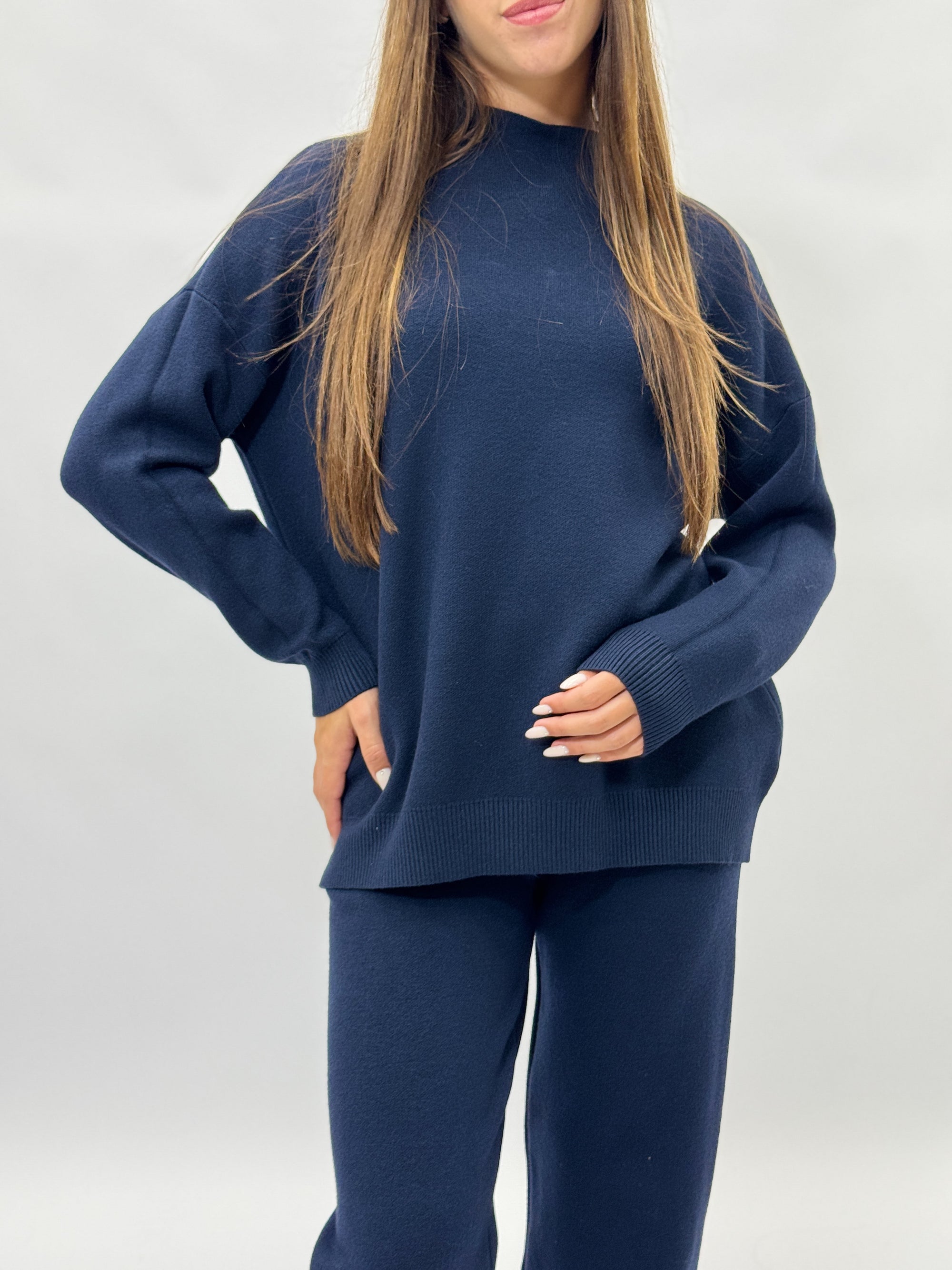 Completo premium maglia collo alto e pantaloni