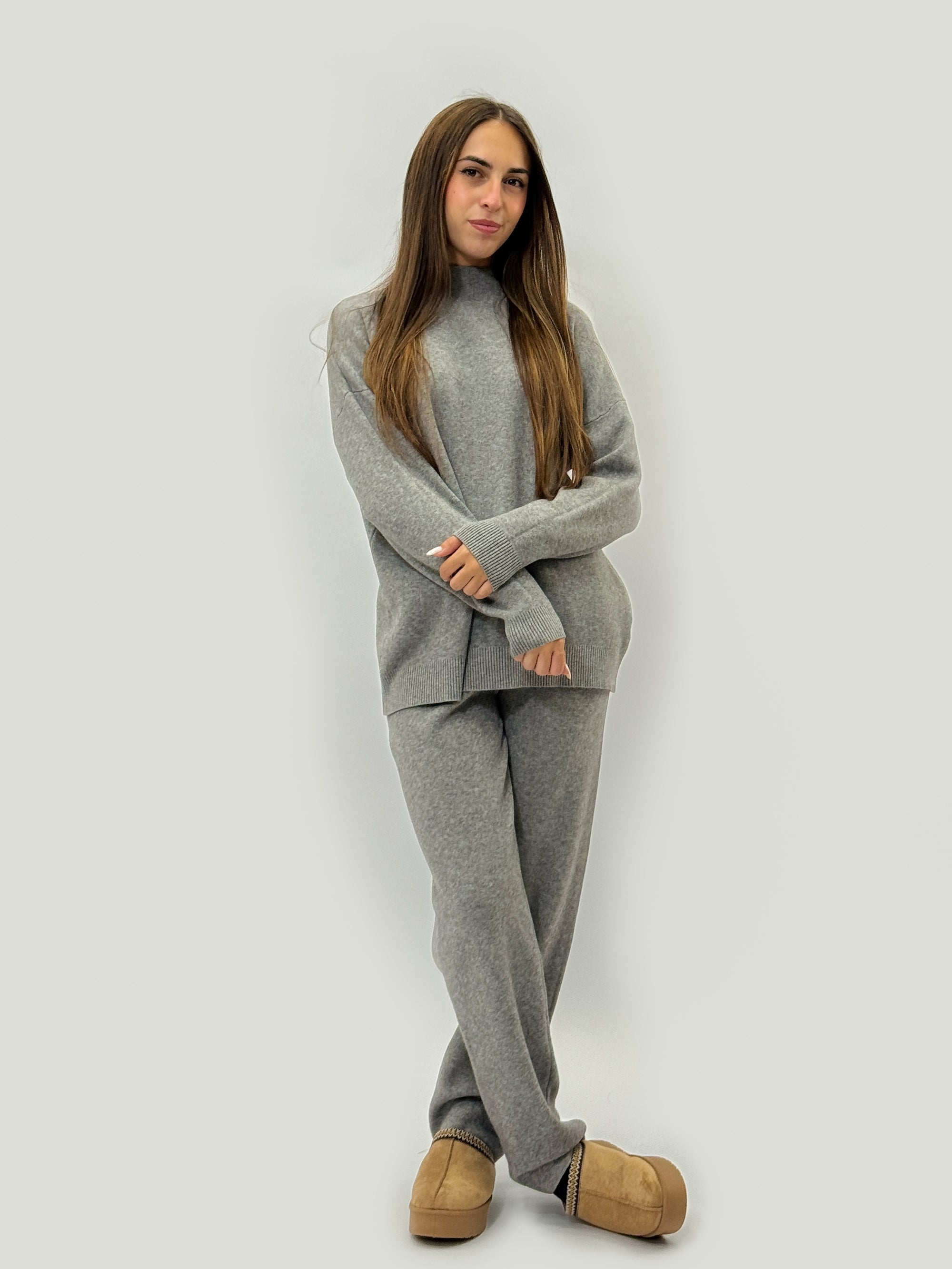 Completo premium maglia collo alto e pantaloni