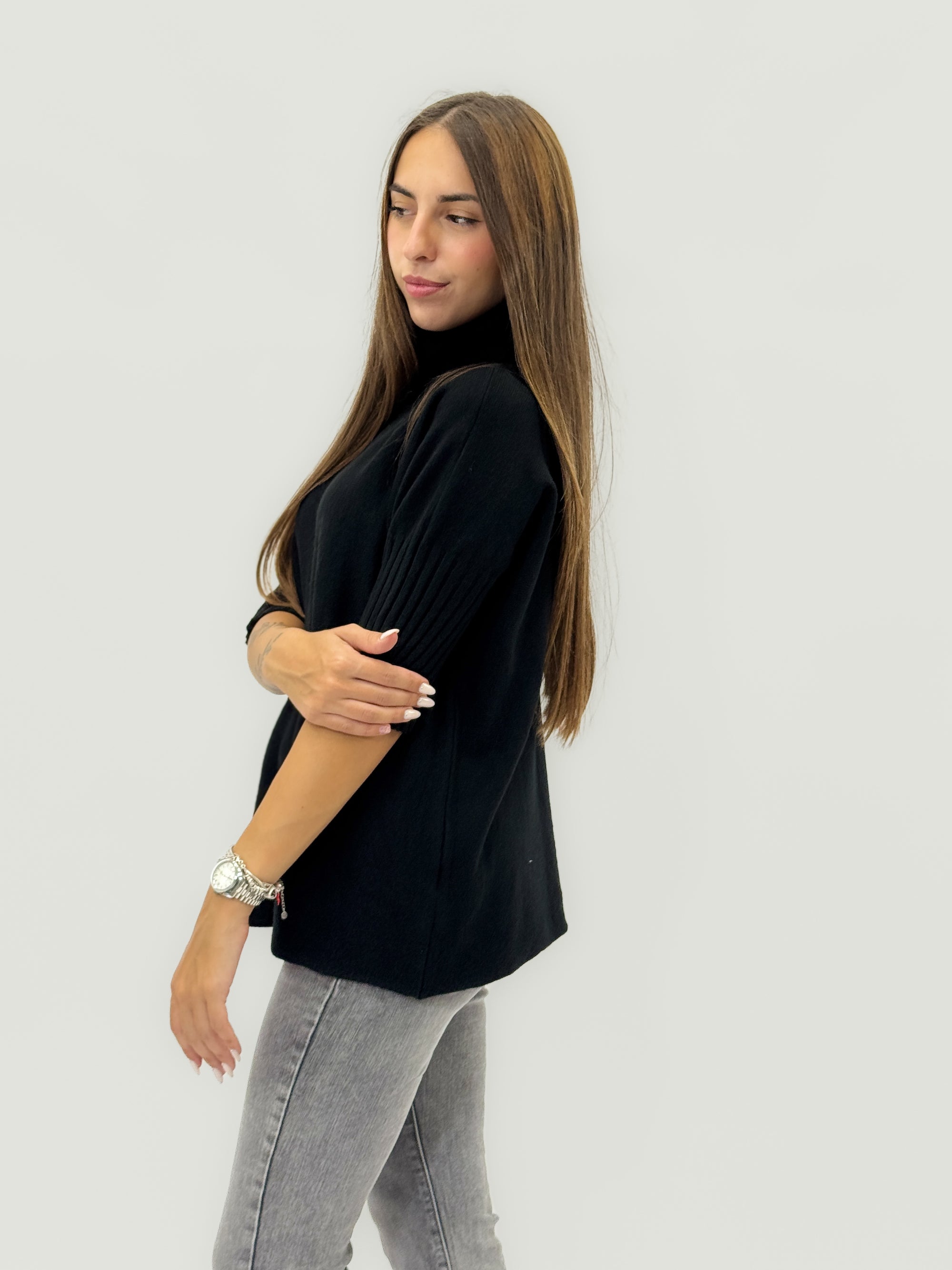 Maglia a collo alto mezza manica